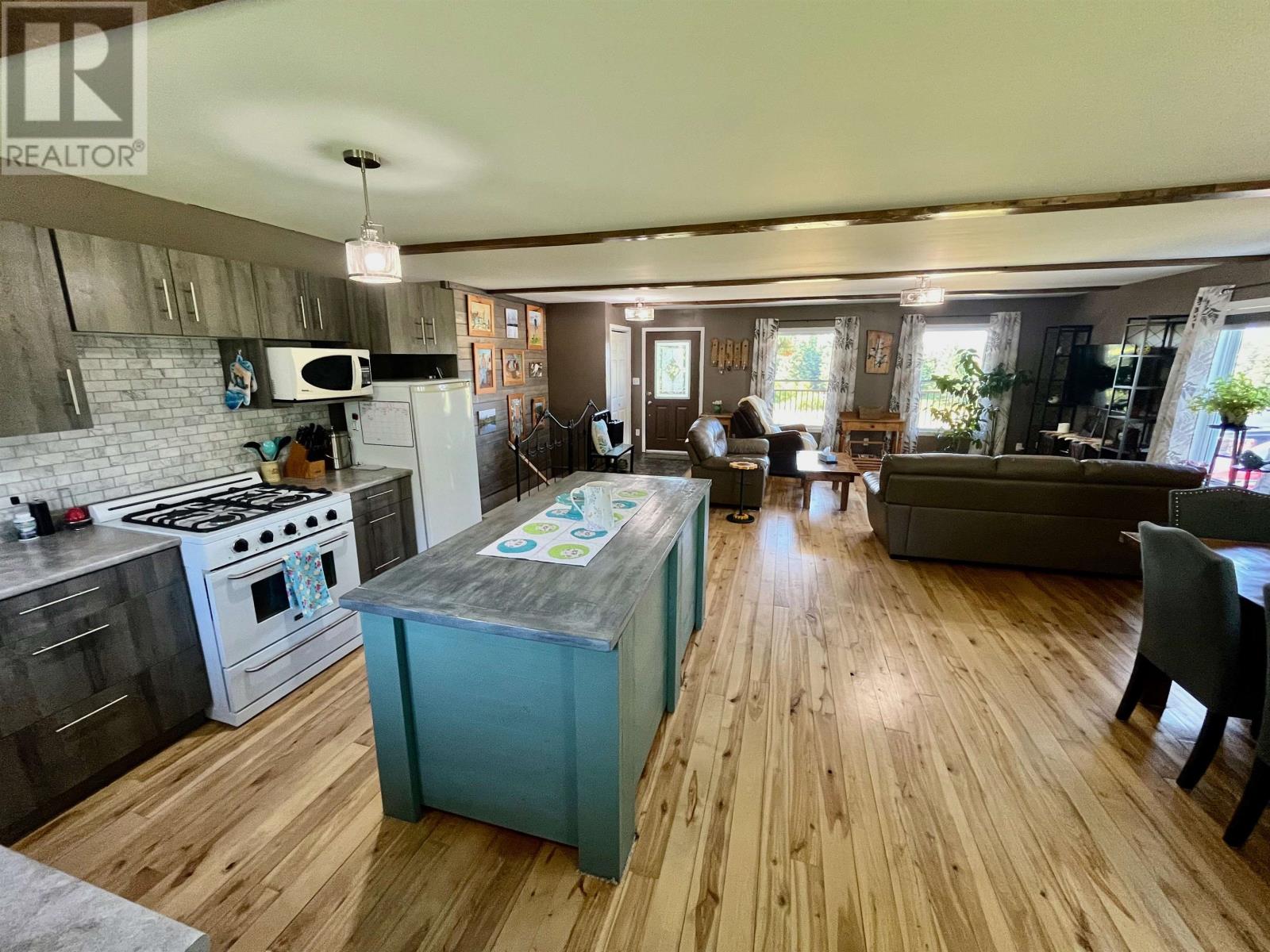 101 Adams RD - 8