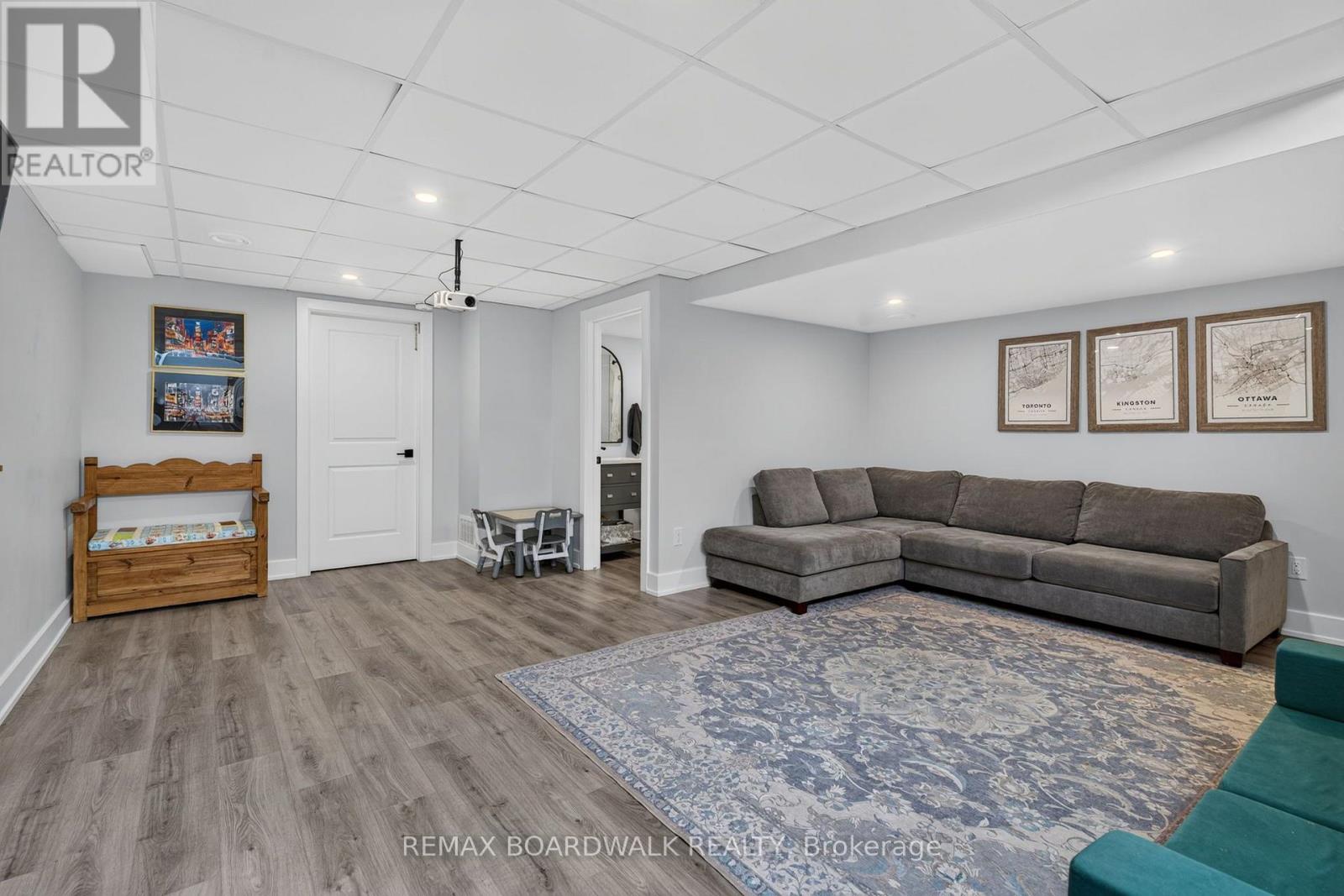 47 ODONOVAN DRIVE - 28