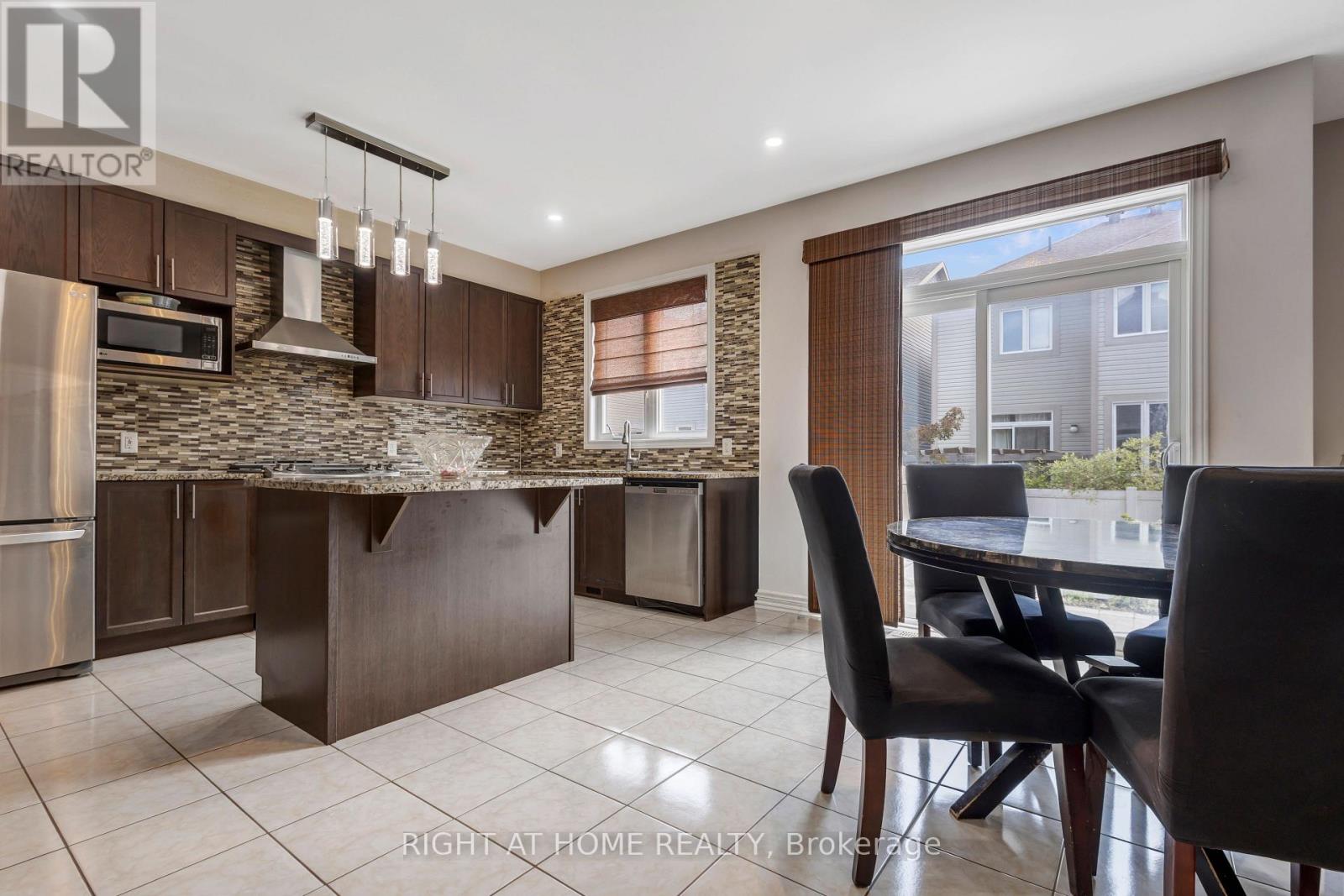 209 RIVERTREE STREET - 13