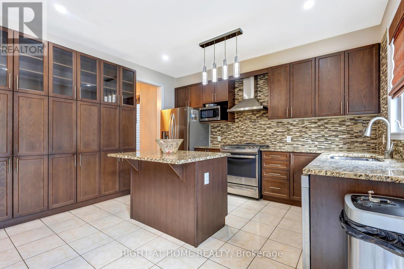 209 RIVERTREE STREET - 15
