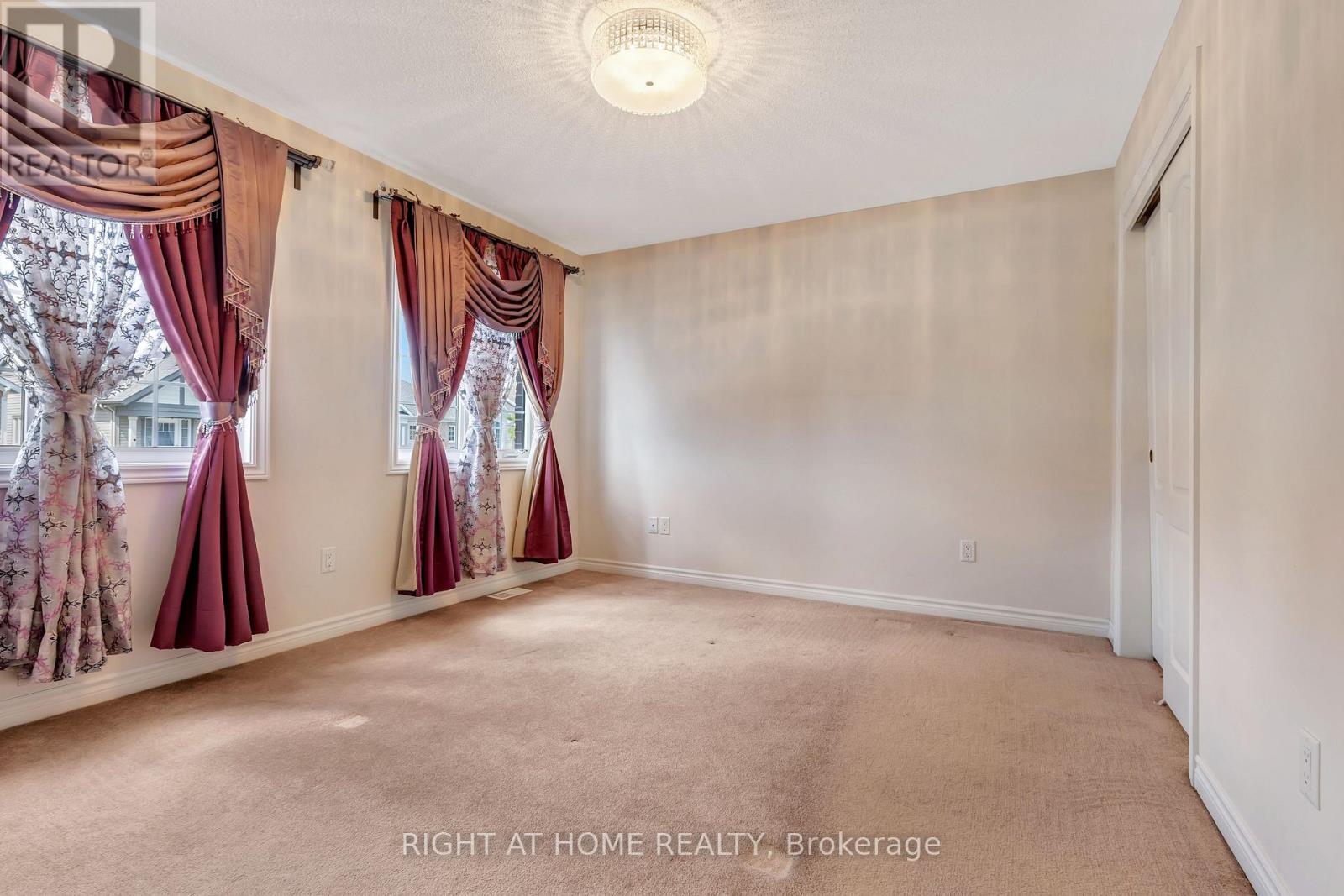 209 RIVERTREE STREET - 25