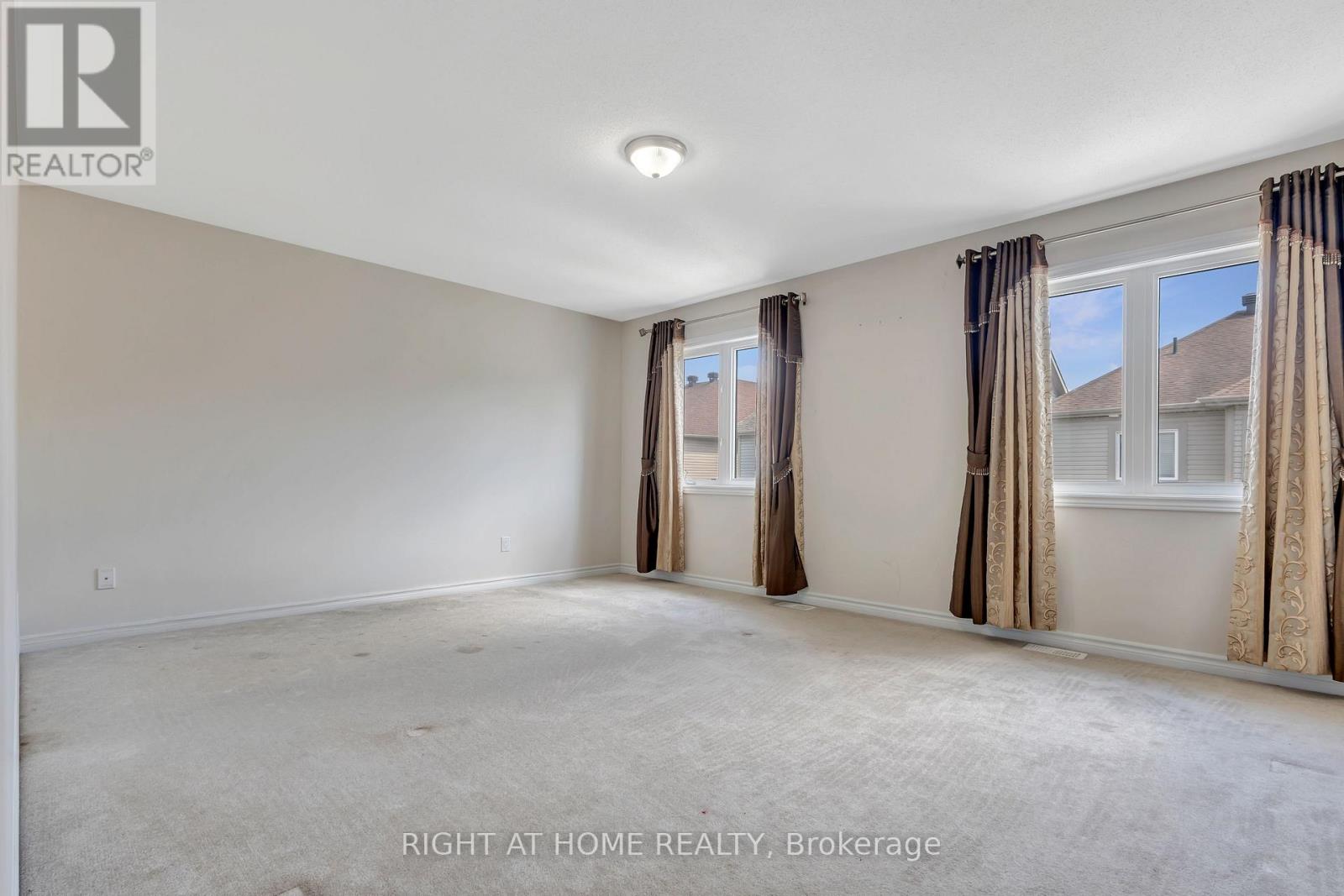 209 RIVERTREE STREET - 32