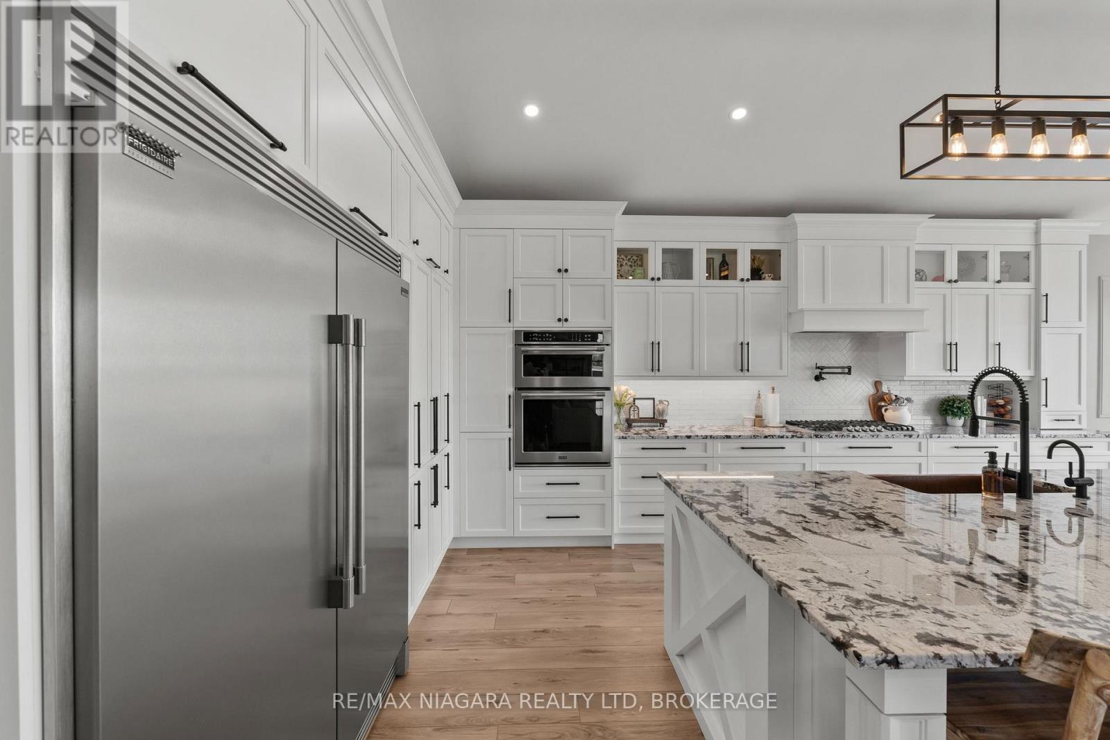 1519 MERRITTVILLE - Image 17