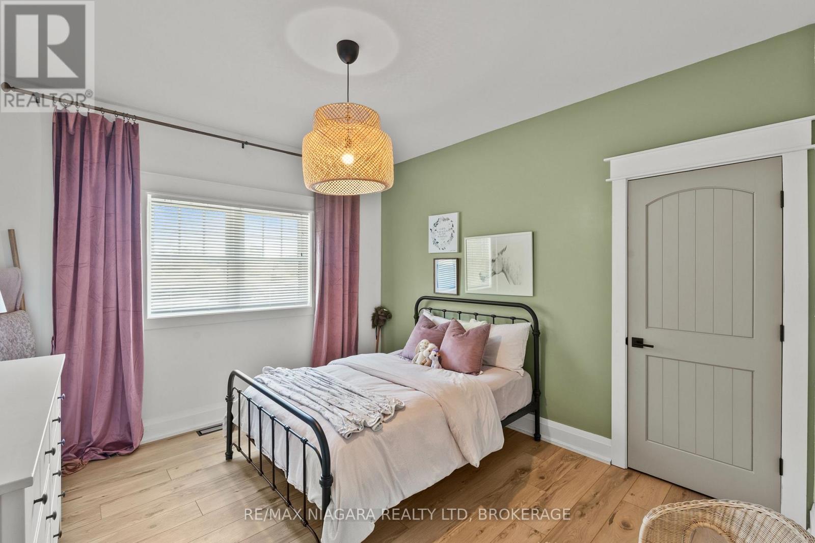 1519 MERRITTVILLE - Image 30