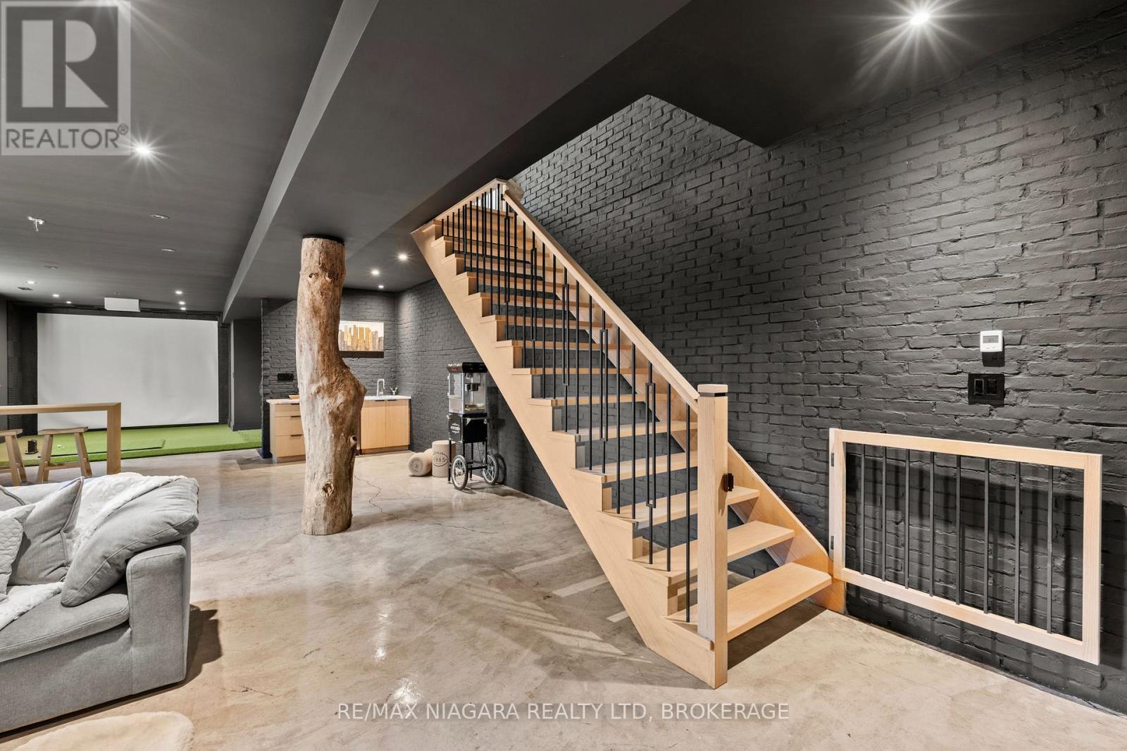 1519 MERRITTVILLE - Image 33