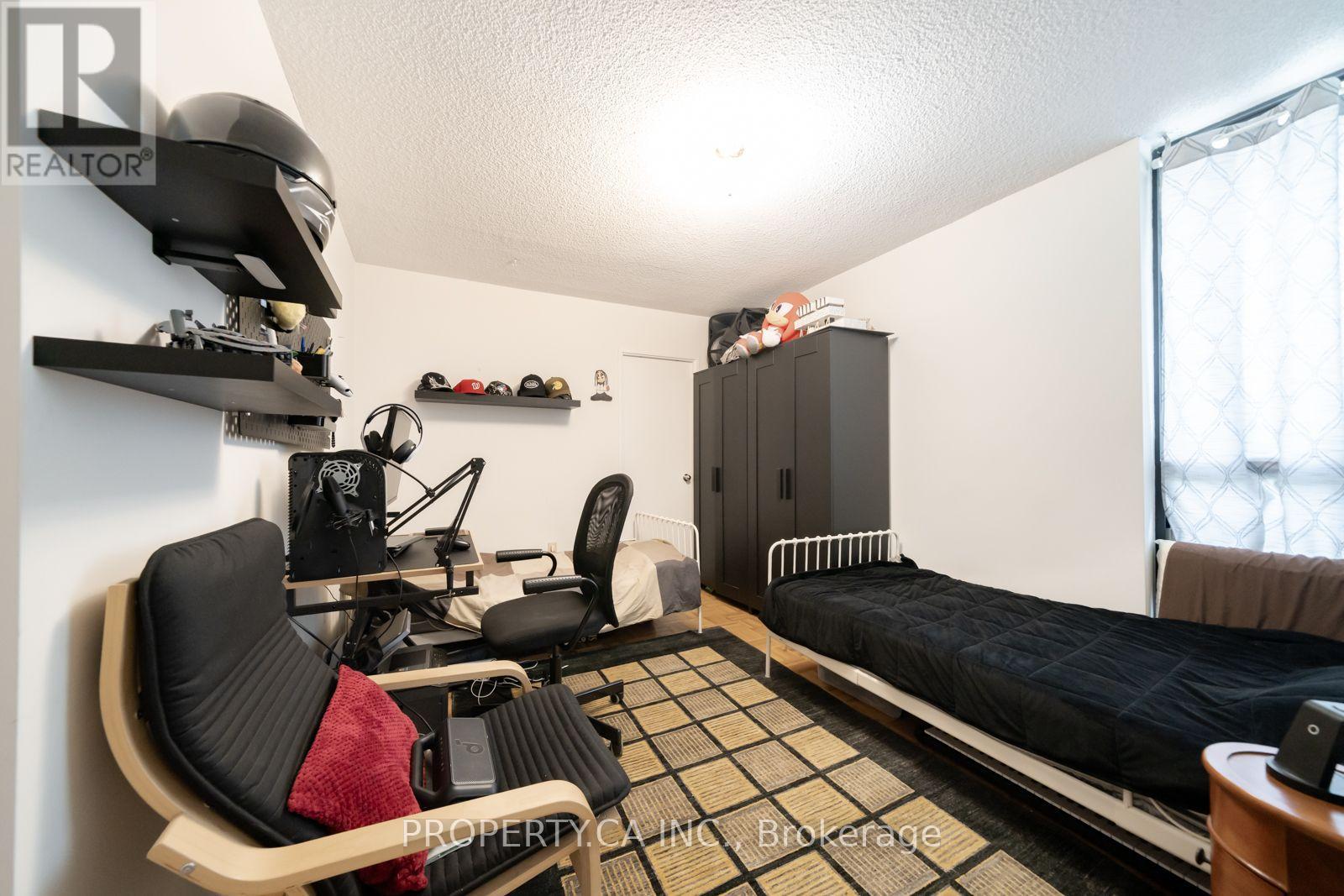 #303 75 GRAYDON HALL DRIVE - 17