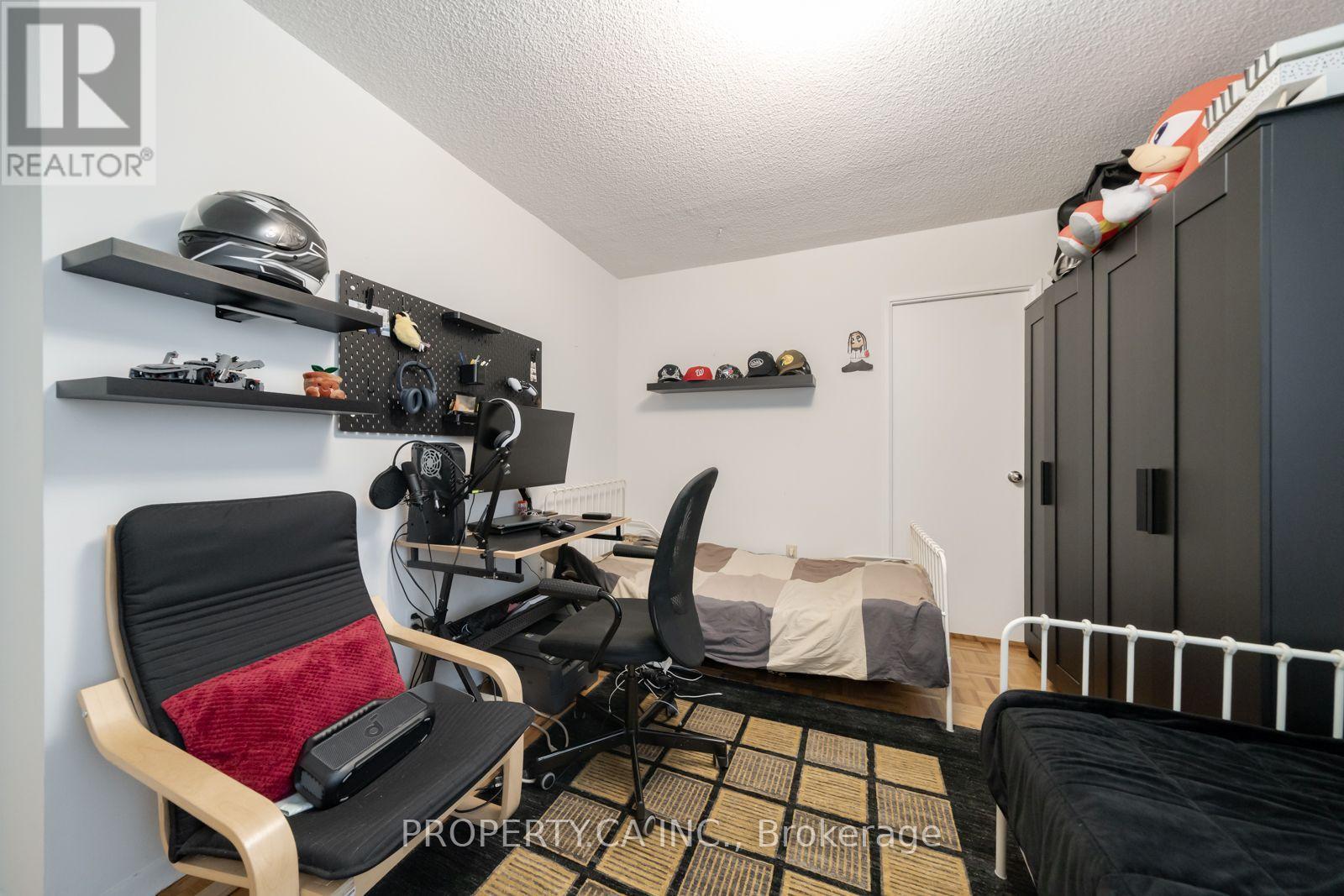 #303 75 GRAYDON HALL DRIVE - 18
