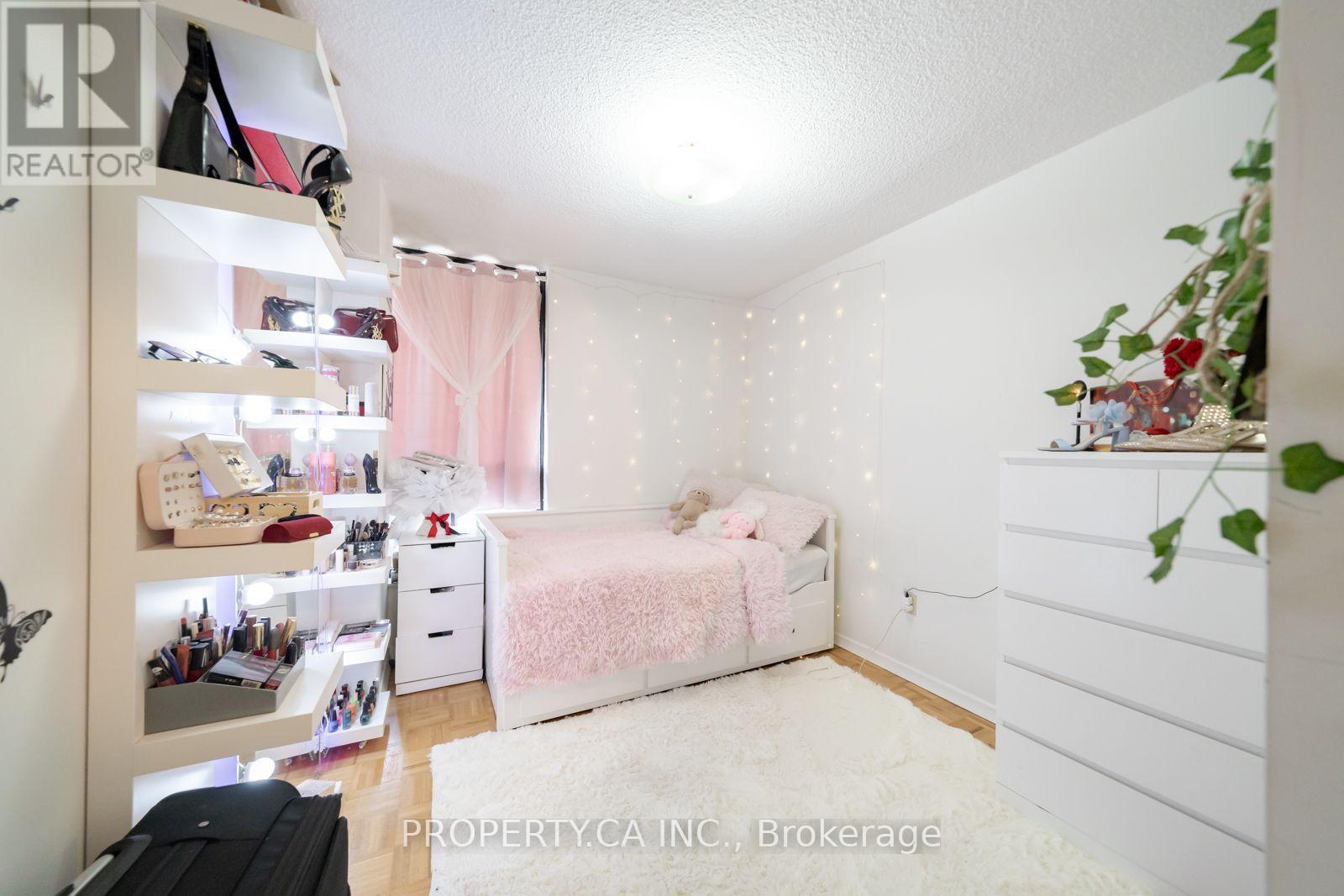 #303 75 GRAYDON HALL DRIVE - 20