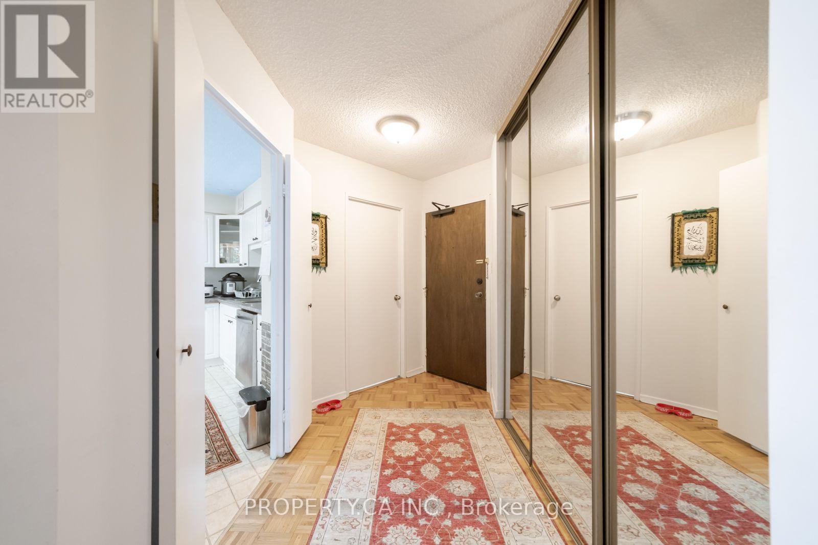 #303 75 GRAYDON HALL DRIVE - 23