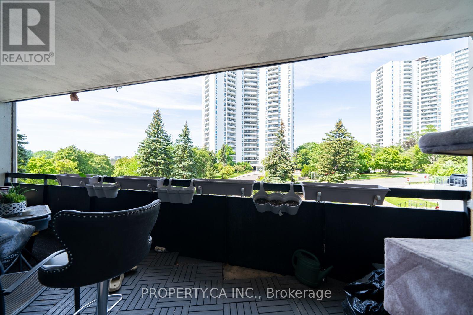 #303 75 GRAYDON HALL DRIVE - 24
