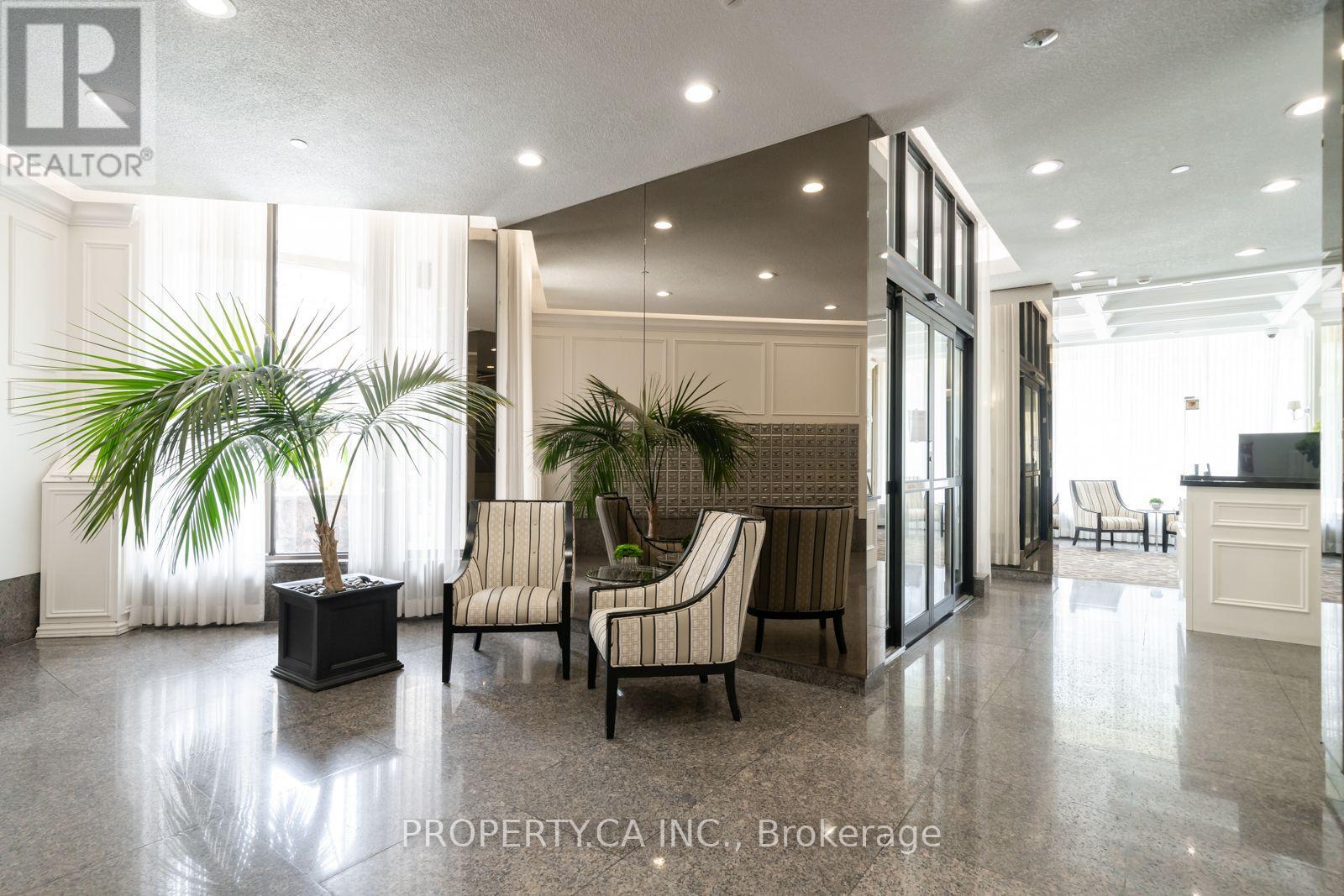 #303 75 GRAYDON HALL DRIVE - 28