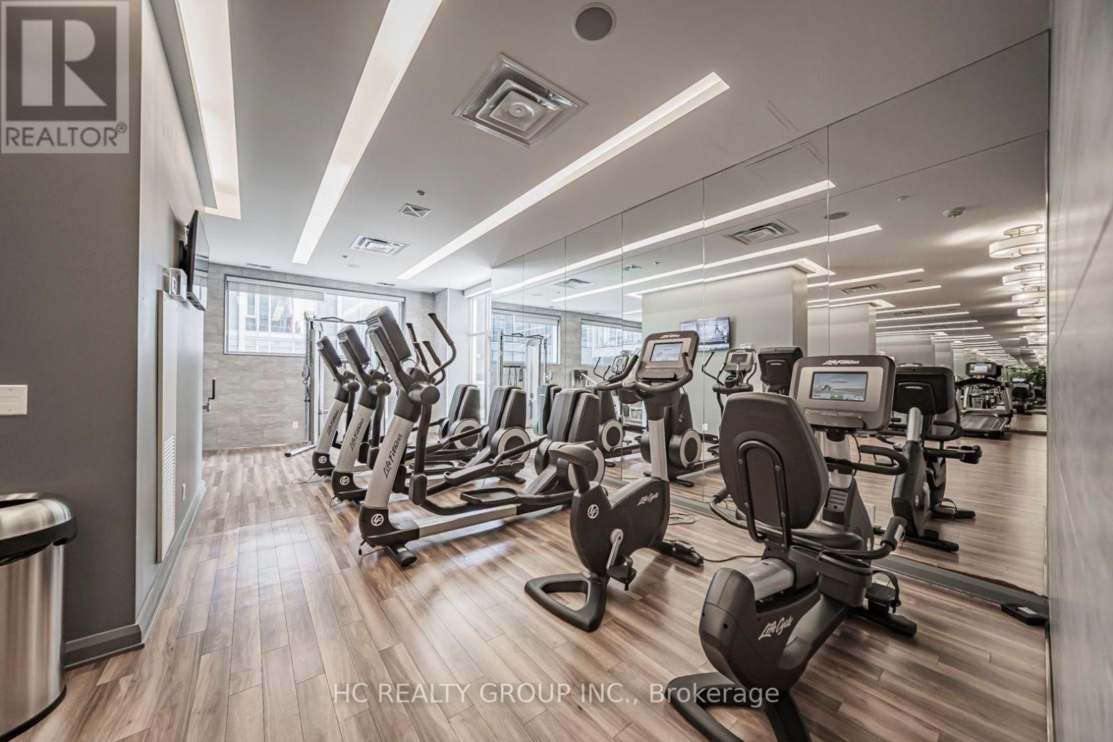#2014 155 YORKVILLE AVENUE - 32