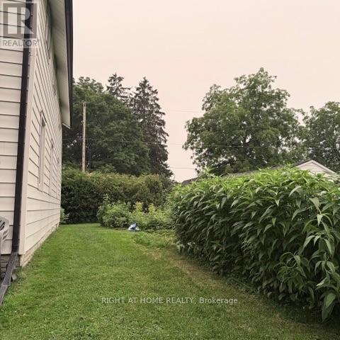 4893 VICTORIA STREET - 7