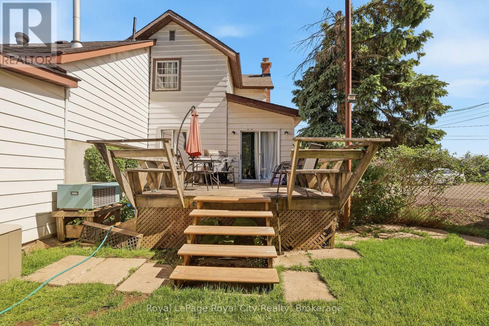 96 BEAUMONT CRESCENT - 11