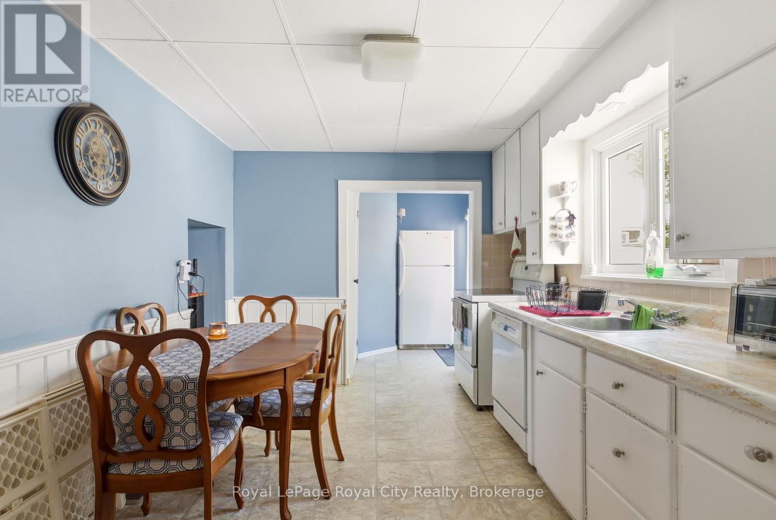 96 BEAUMONT CRESCENT - 12