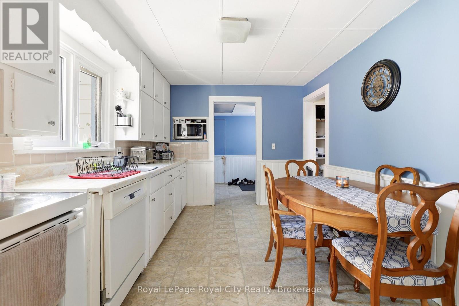 96 BEAUMONT CRESCENT - 13
