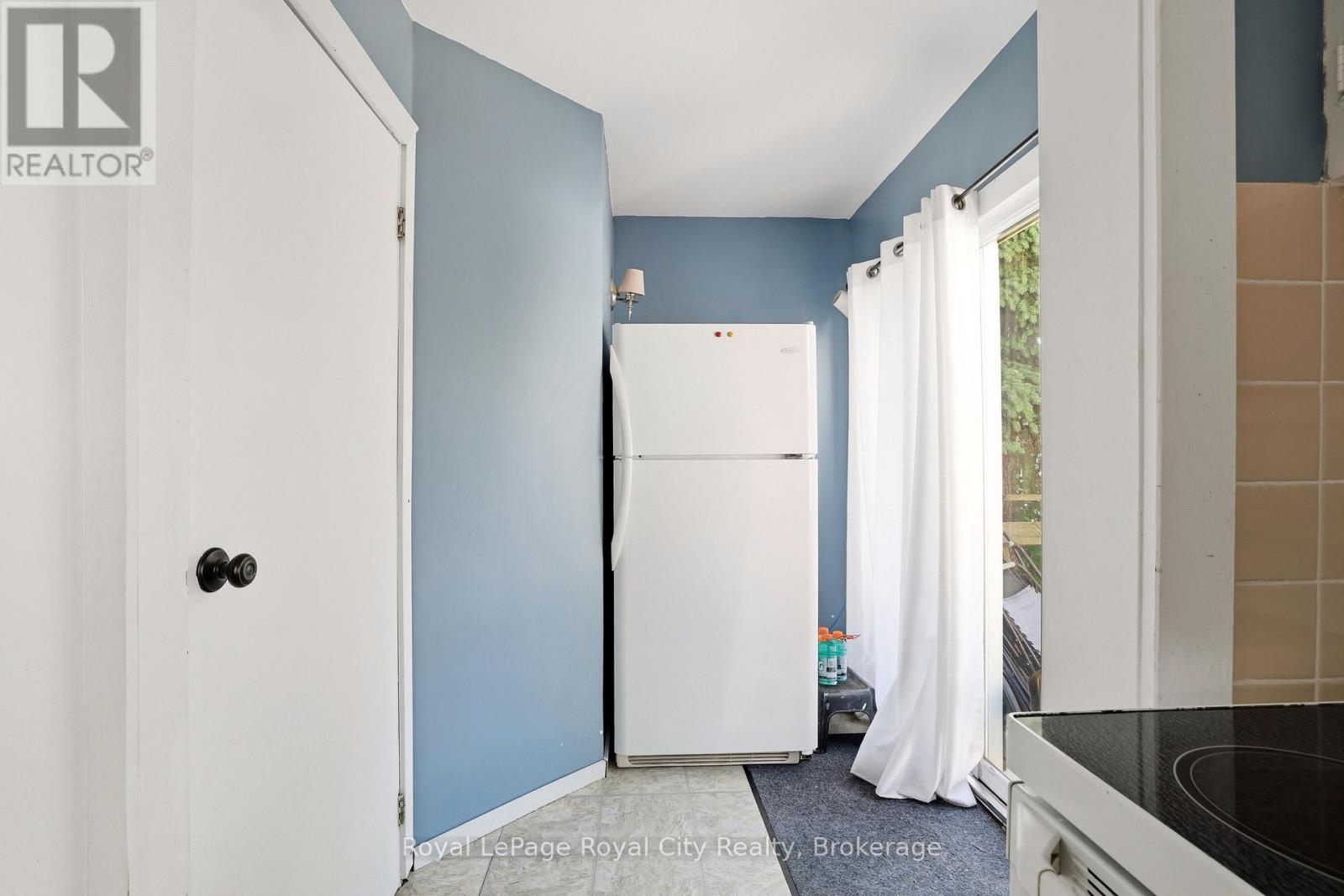 96 BEAUMONT CRESCENT - 14