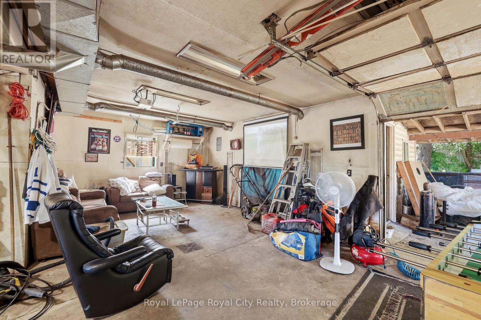 96 BEAUMONT CRESCENT - 29