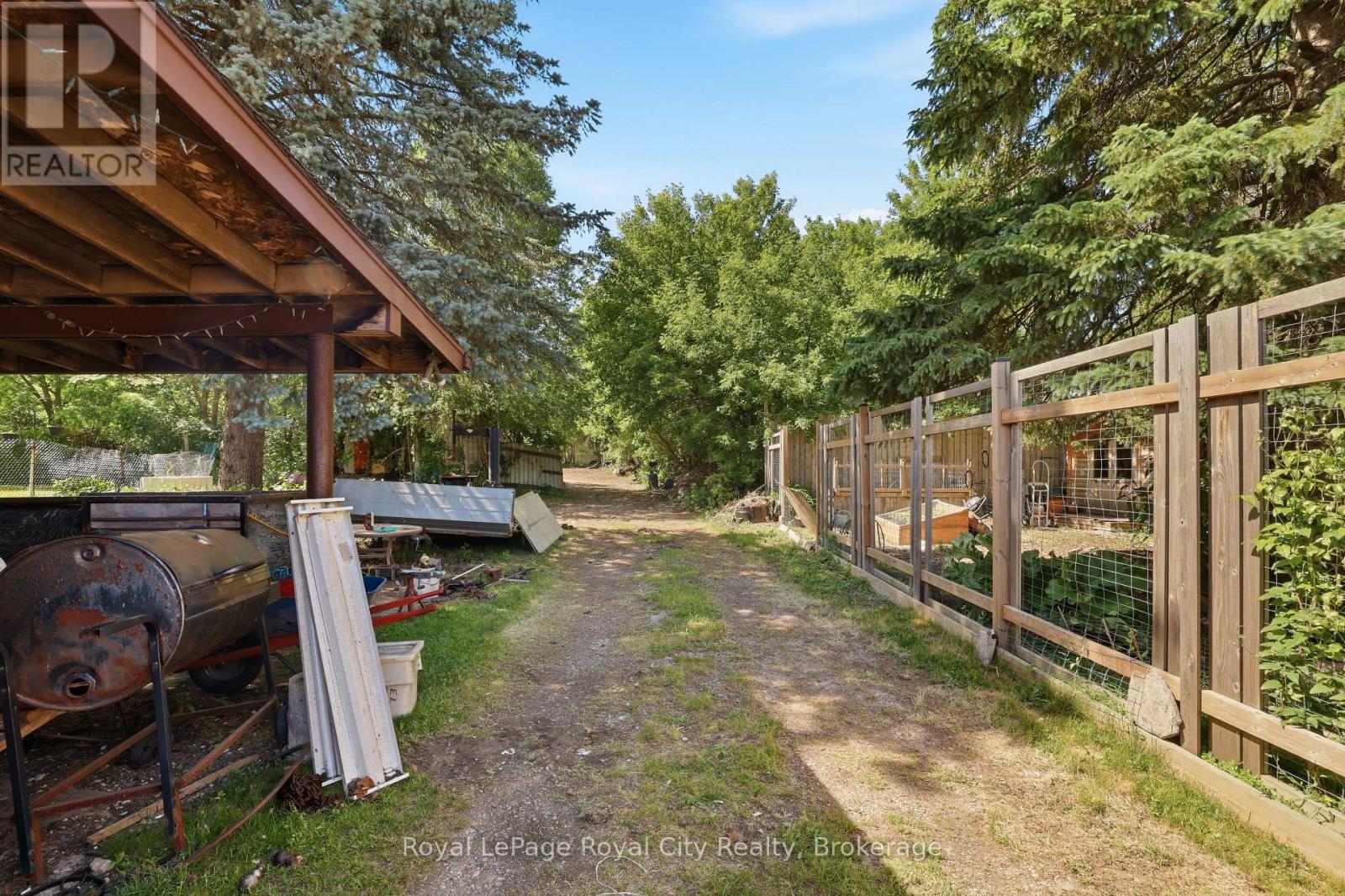96 BEAUMONT CRESCENT - 3