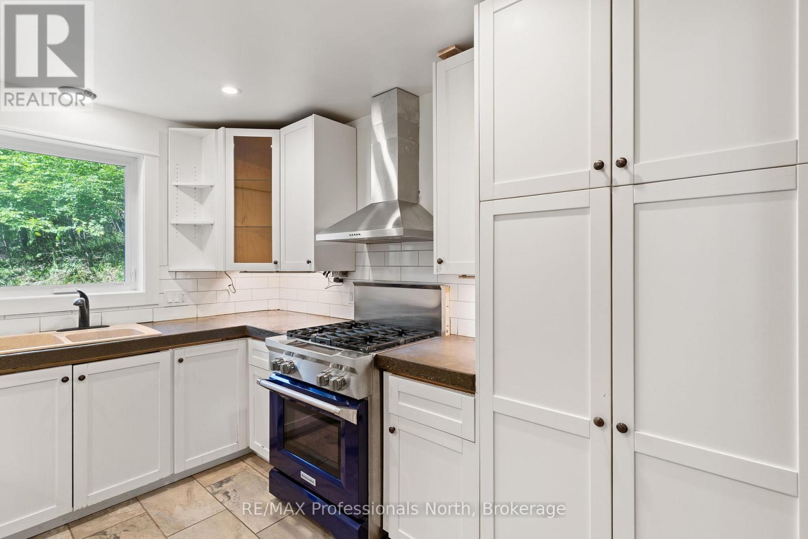 501 MOUNTAIN STREET - 17