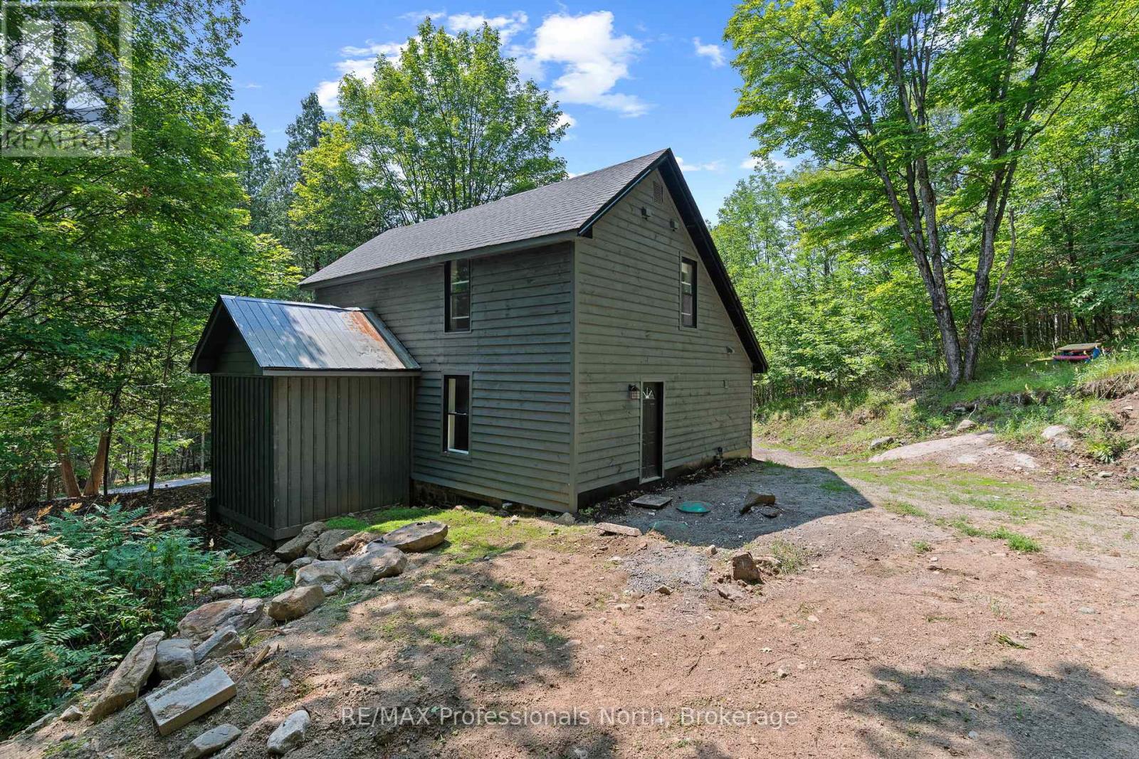 501 MOUNTAIN STREET - 27
