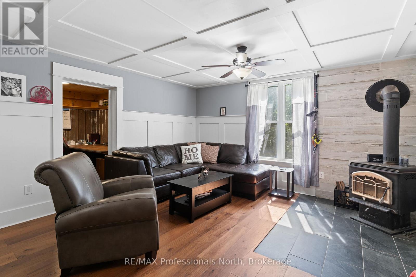 501 MOUNTAIN STREET - 7