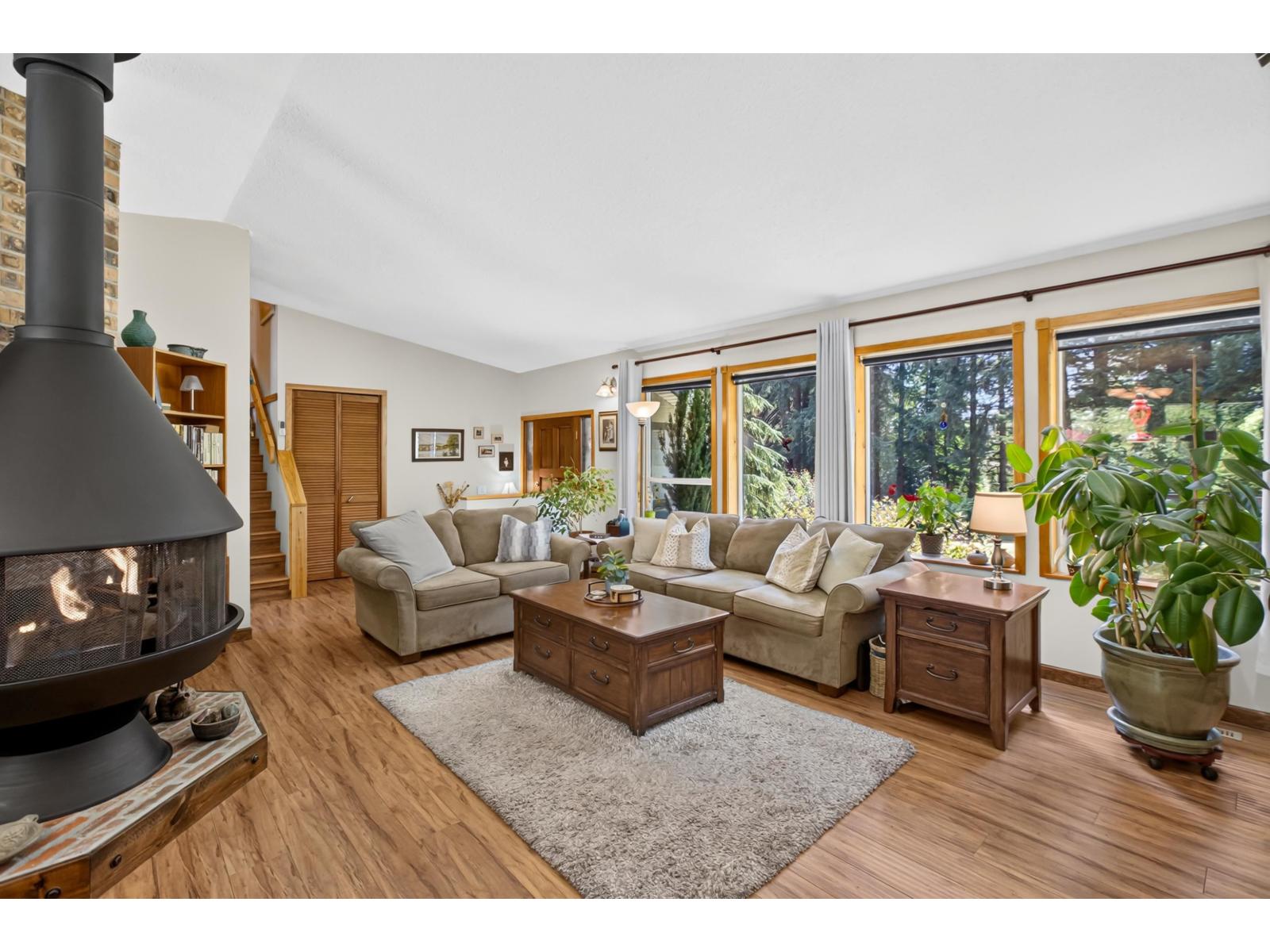 9676 WOLFE STREET — photo 3