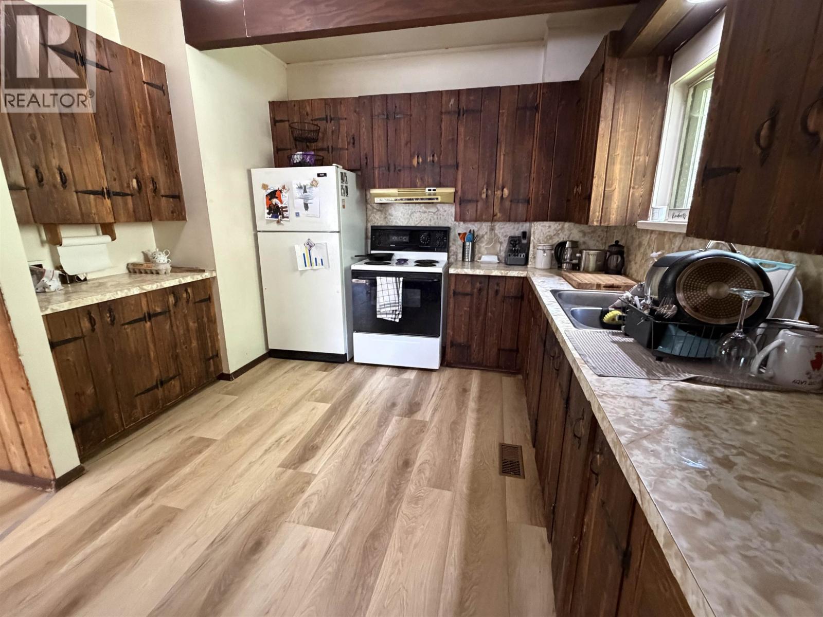 1575 SODA CREEK TOWNSITE ROAD - 6