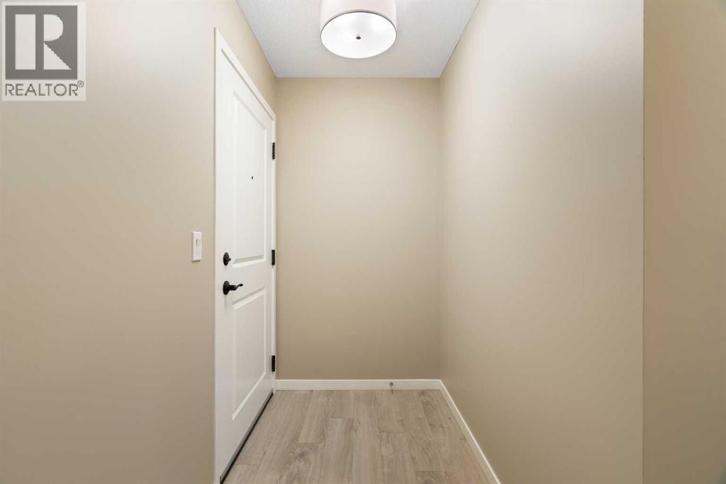#416 30 Mahogany Mews SE - 5