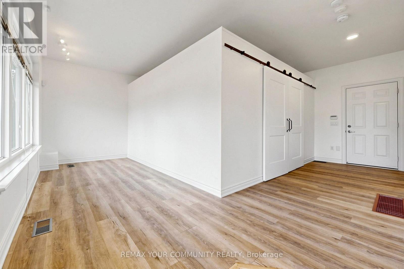 2298 MAJOR MACKENZIE DRIVE - 10