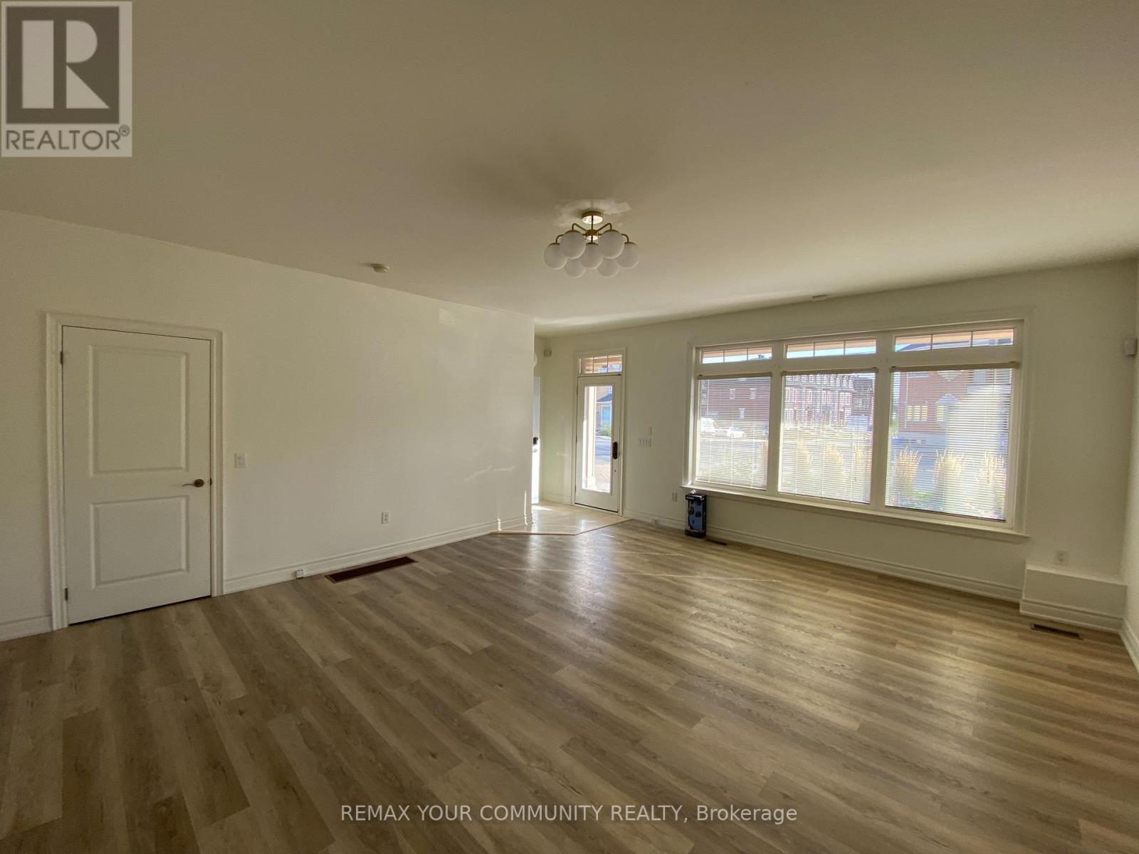 2298 MAJOR MACKENZIE DRIVE - 11