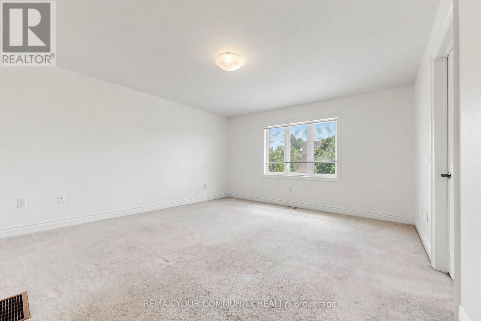 2298 MAJOR MACKENZIE DRIVE - 28