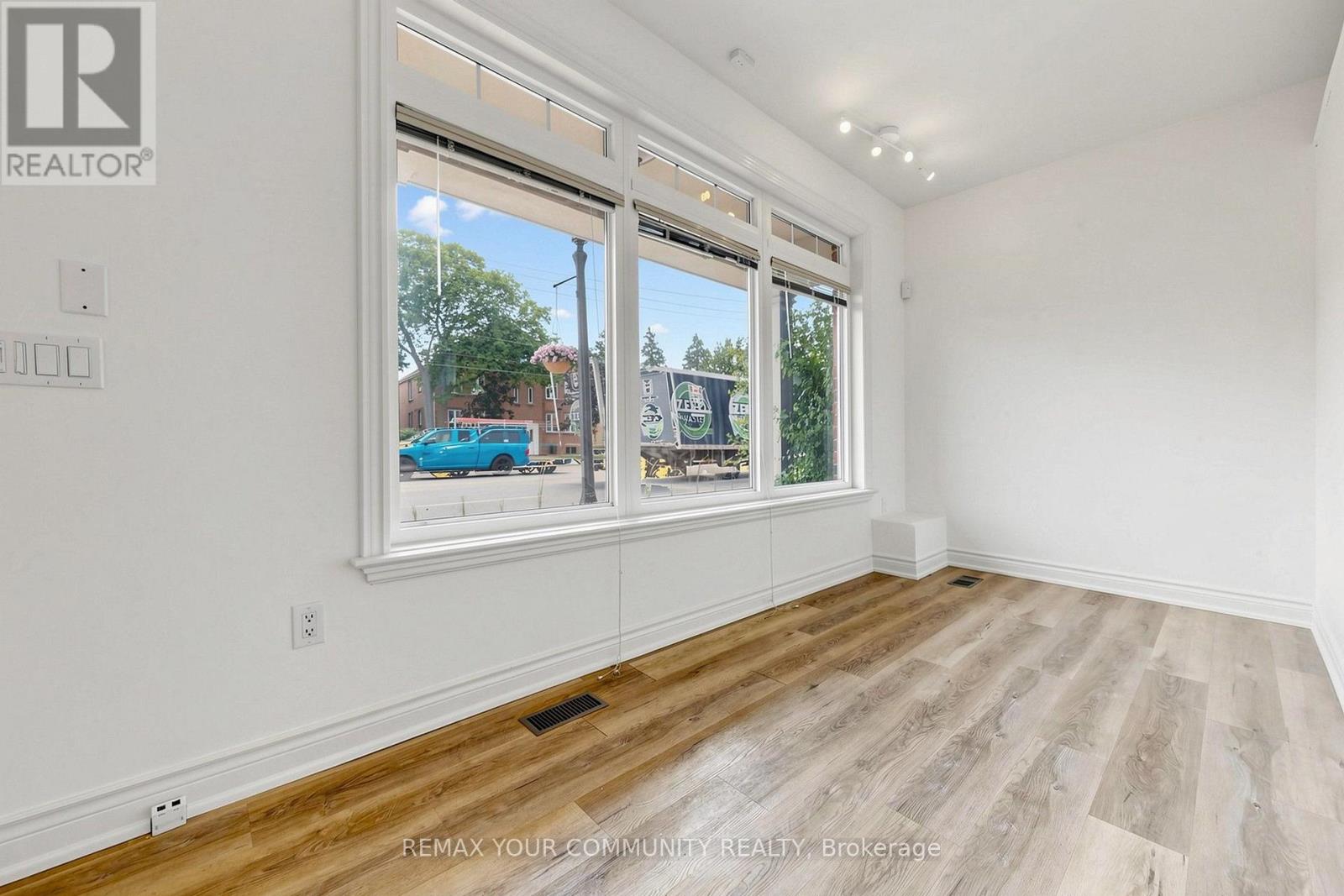 2298 MAJOR MACKENZIE DRIVE - 4