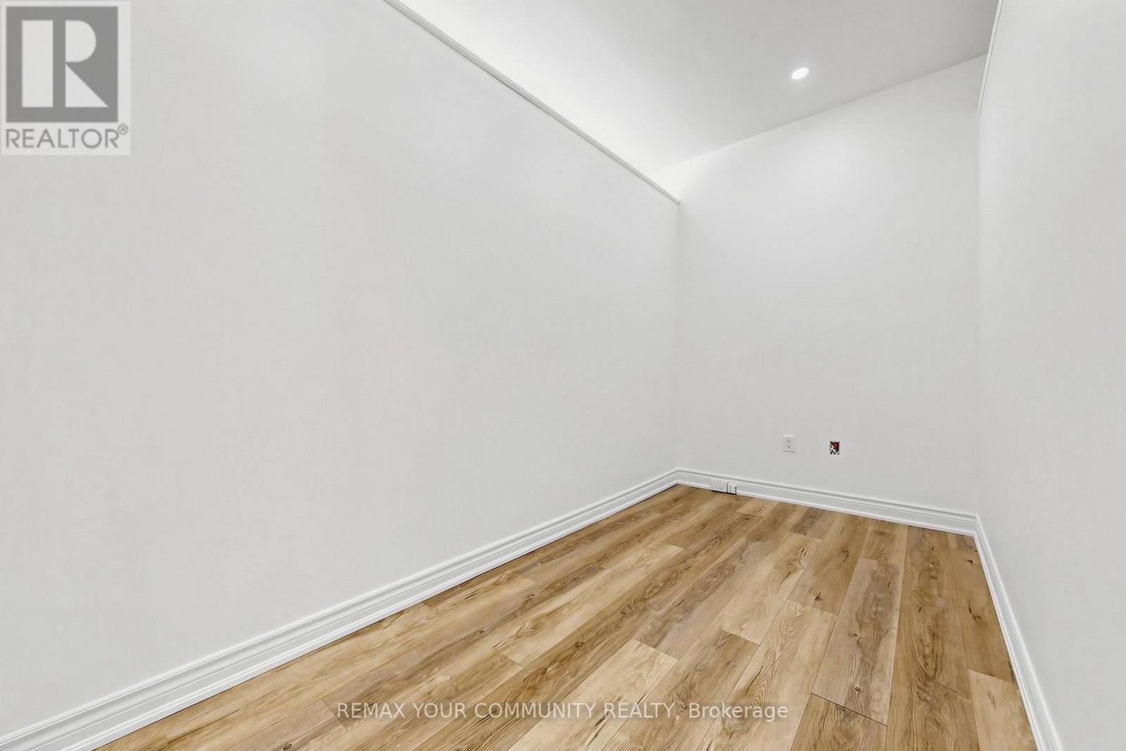 2298 MAJOR MACKENZIE DRIVE - 6