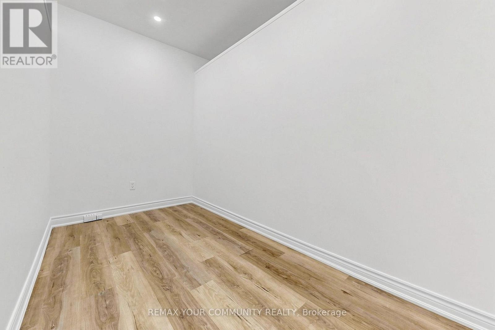 2298 MAJOR MACKENZIE DRIVE - 8