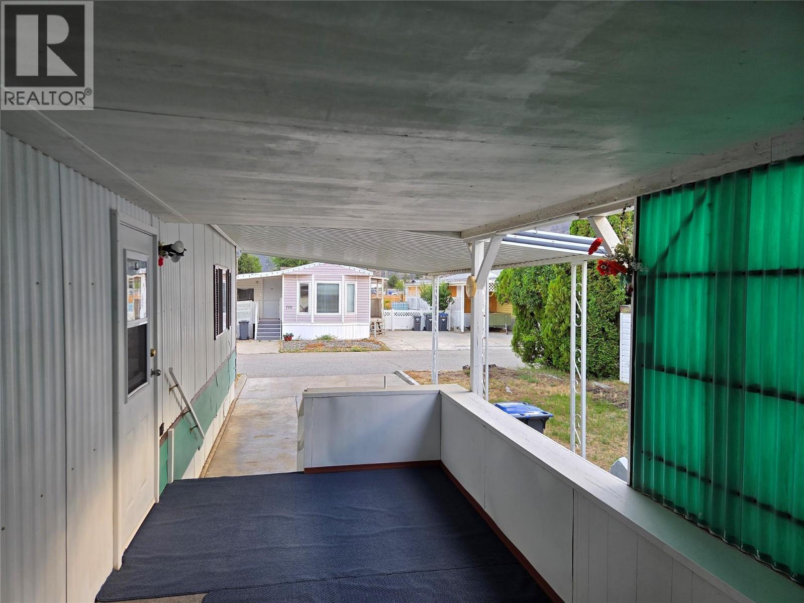 #114 914 Blakeborough Avenue - 2
