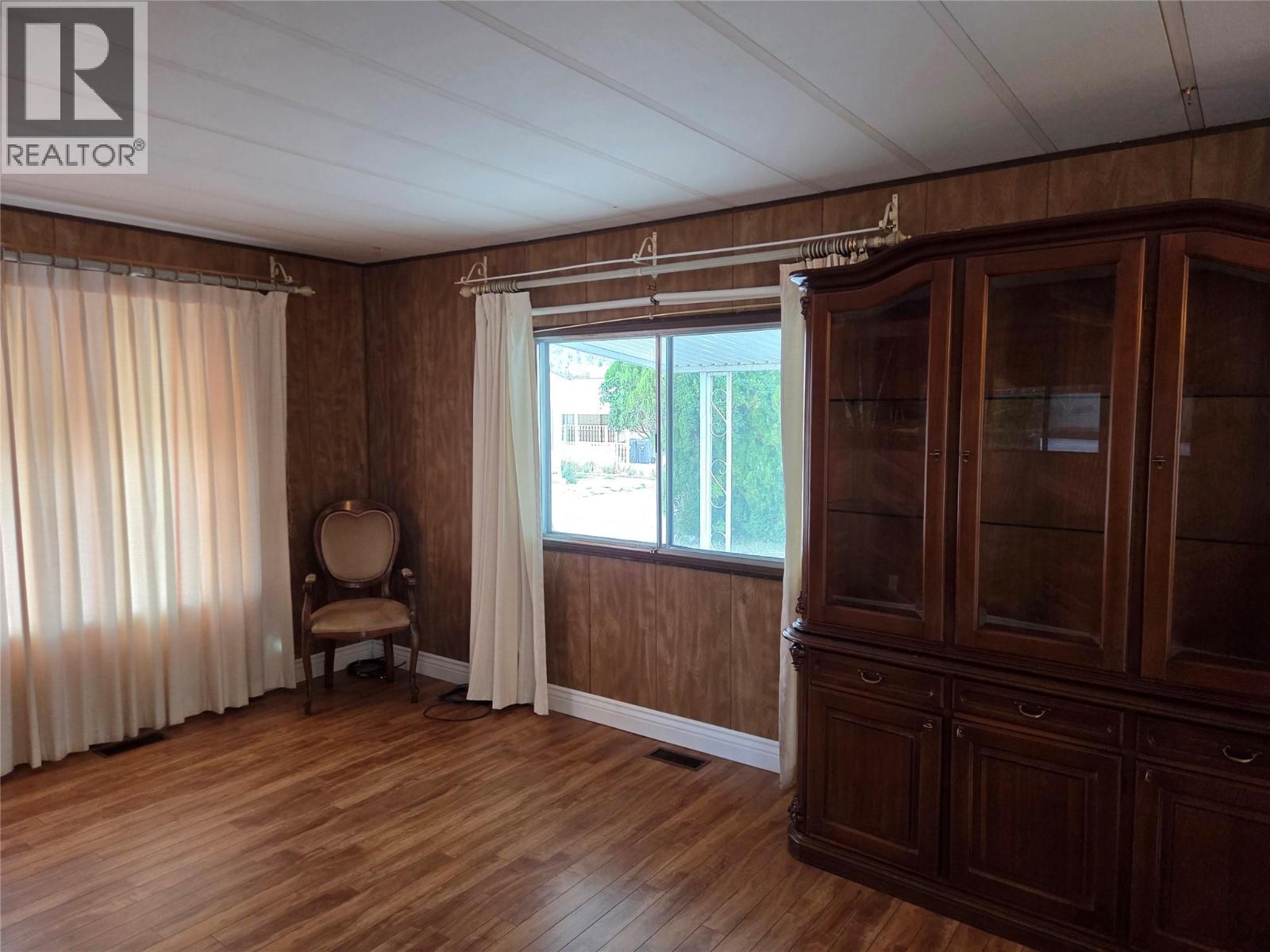 #114 914 Blakeborough Avenue - 10