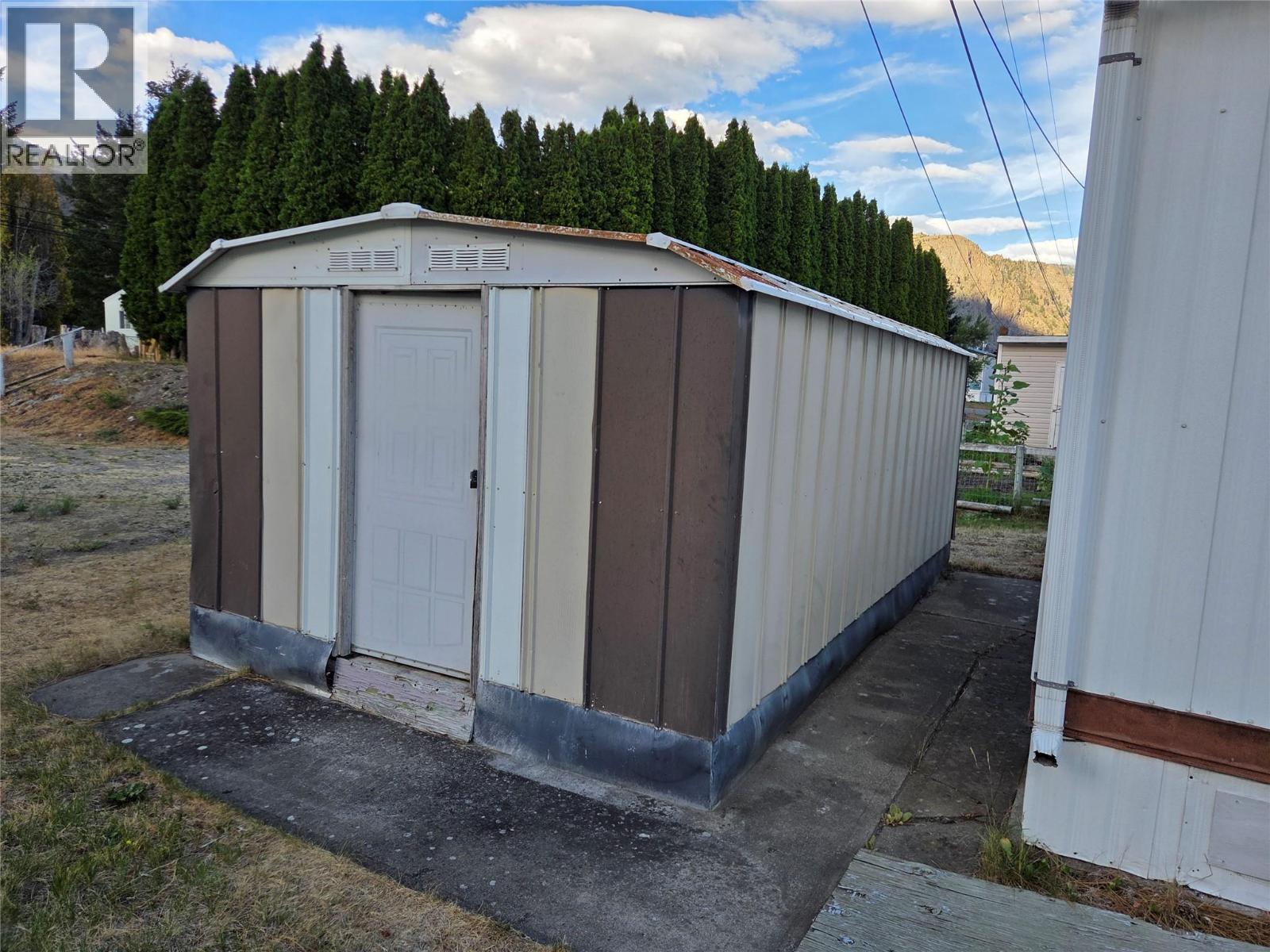 #114 914 Blakeborough Avenue - 17
