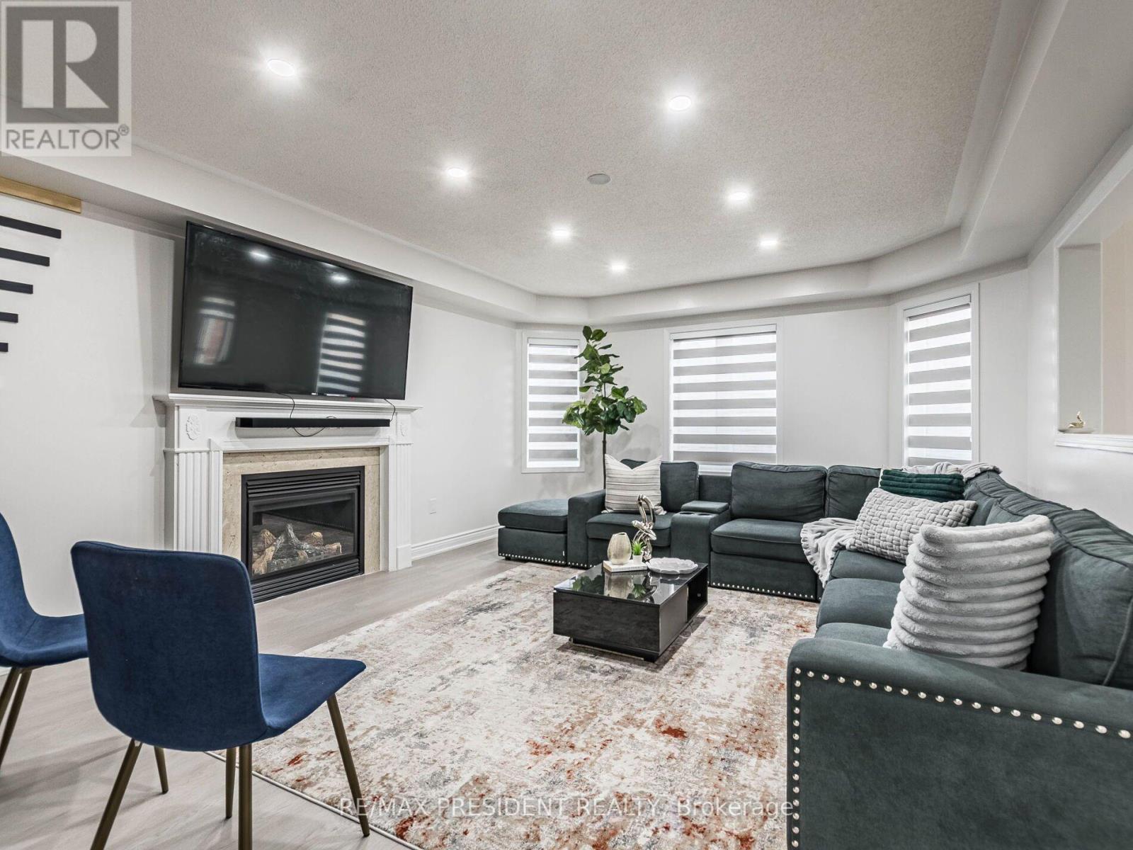 8 RIVER HEIGHTS DRIVE - 6