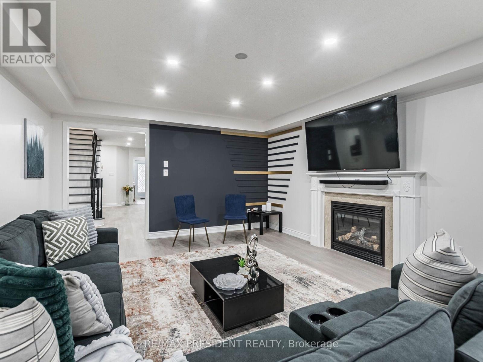 8 RIVER HEIGHTS DRIVE - 8