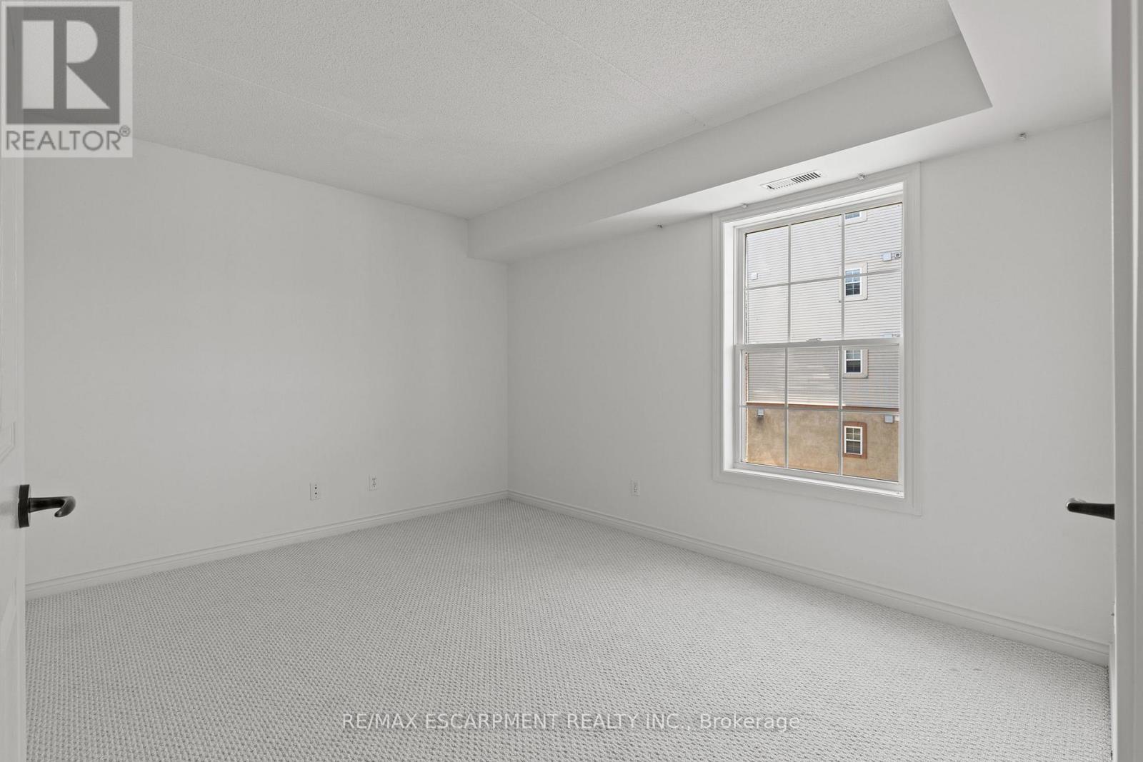 #202 4005 KILMER DRIVE - 12