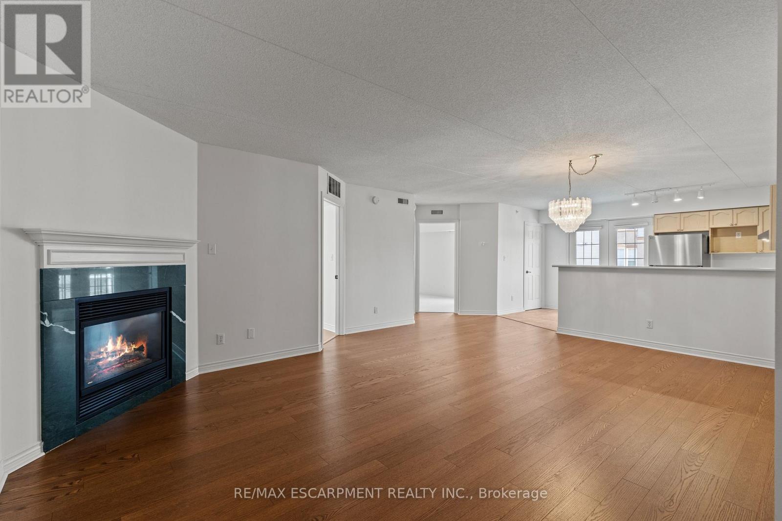 #202 4005 KILMER DRIVE - 4