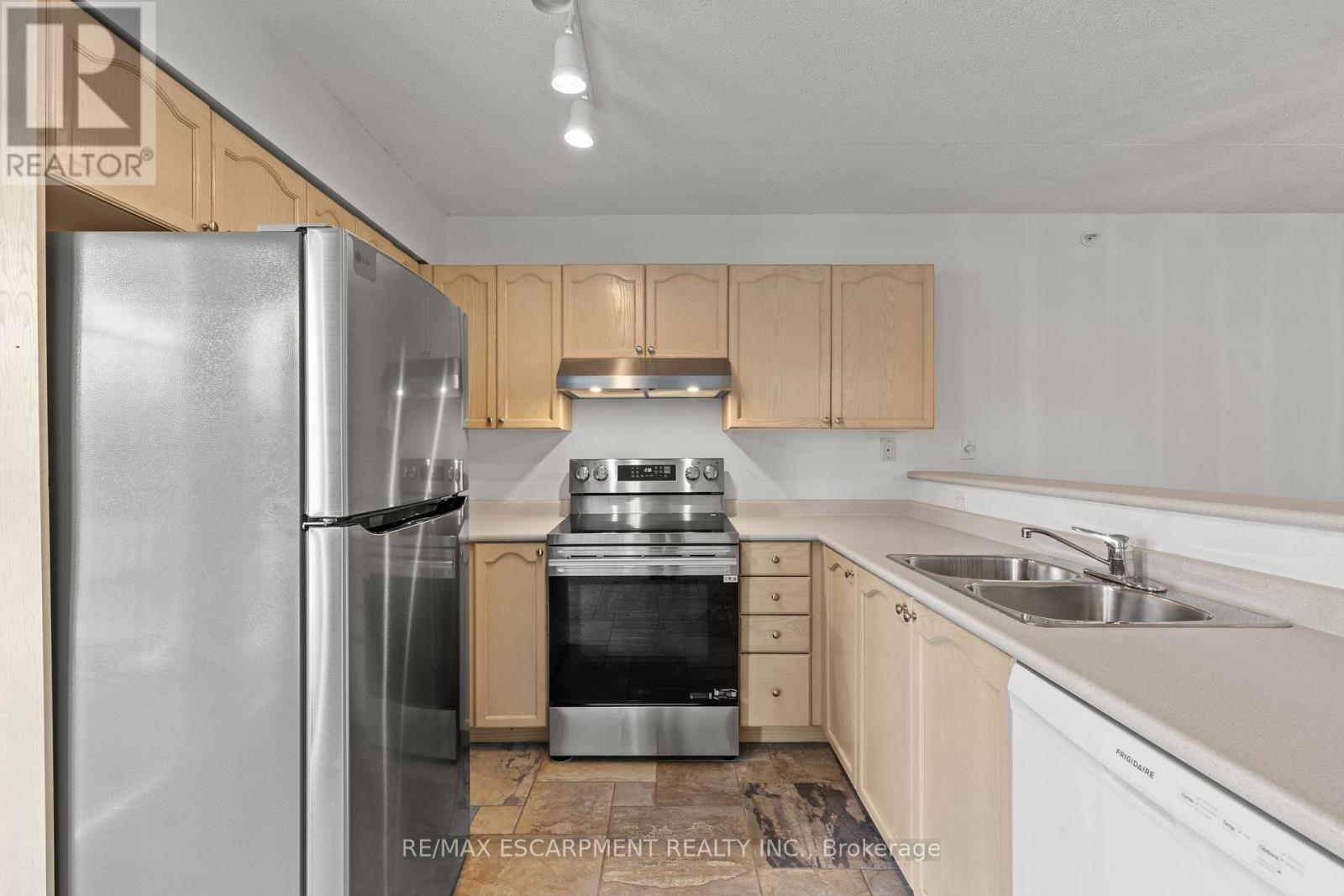 #202 4005 KILMER DRIVE - 8