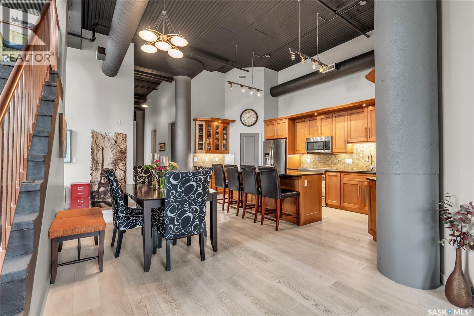 #206 211 D AVENUE N - 13