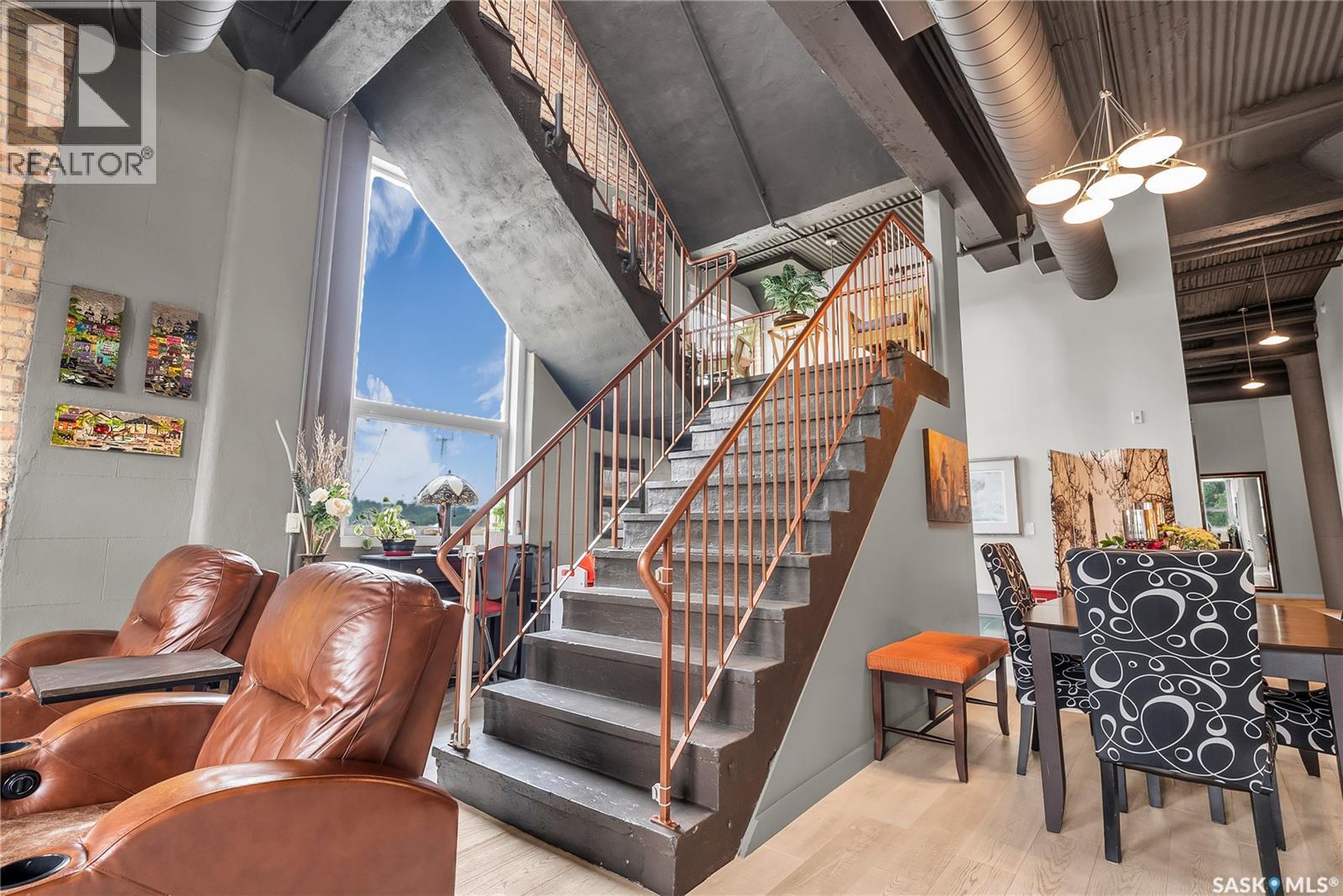 #206 211 D AVENUE N - 17