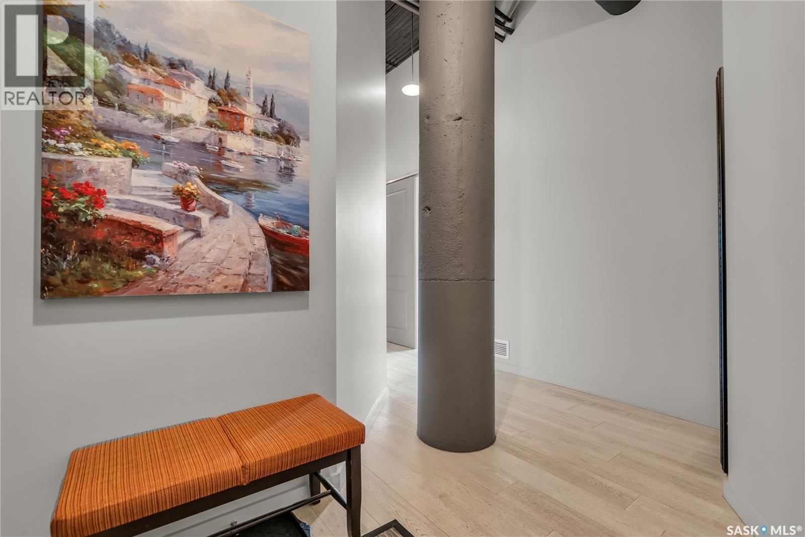 #206 211 D AVENUE N - 4