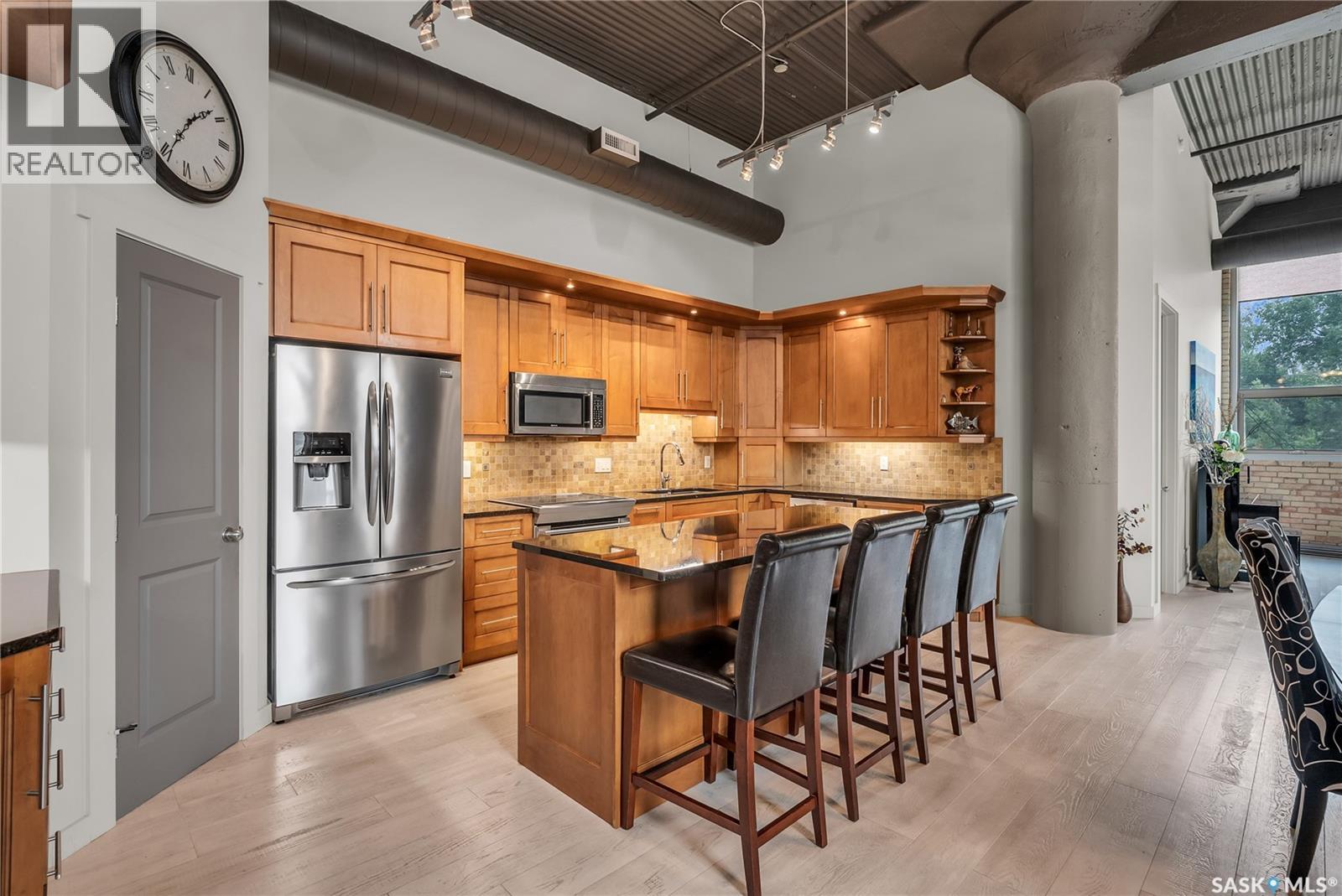#206 211 D AVENUE N - 6