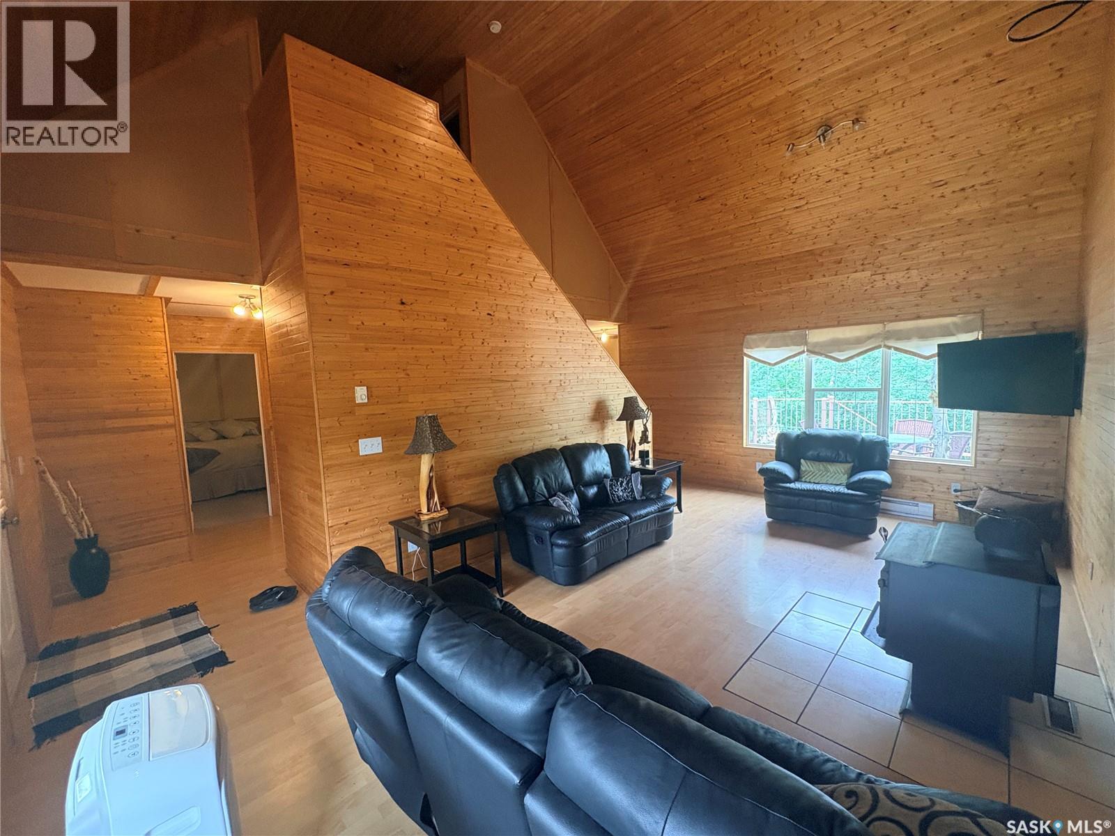 Joanette Dr Cabin - Image 16