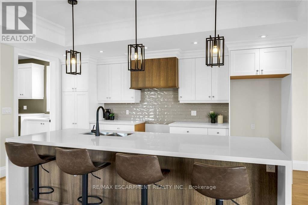 92 CRADDOCK BOULEVARD - 16