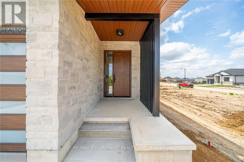 92 CRADDOCK BOULEVARD - 4